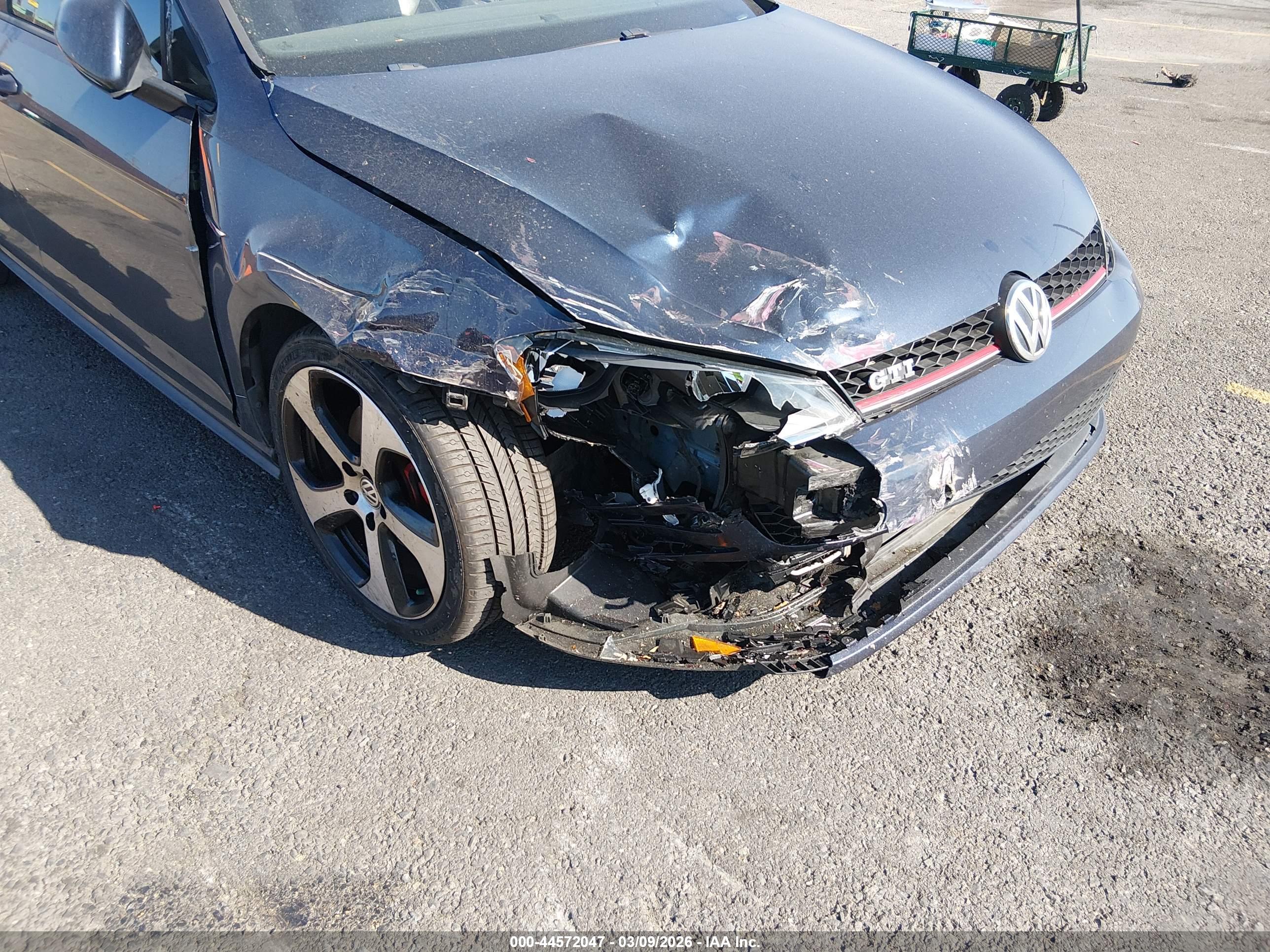 VOLKSWAGEN GOLF image 6