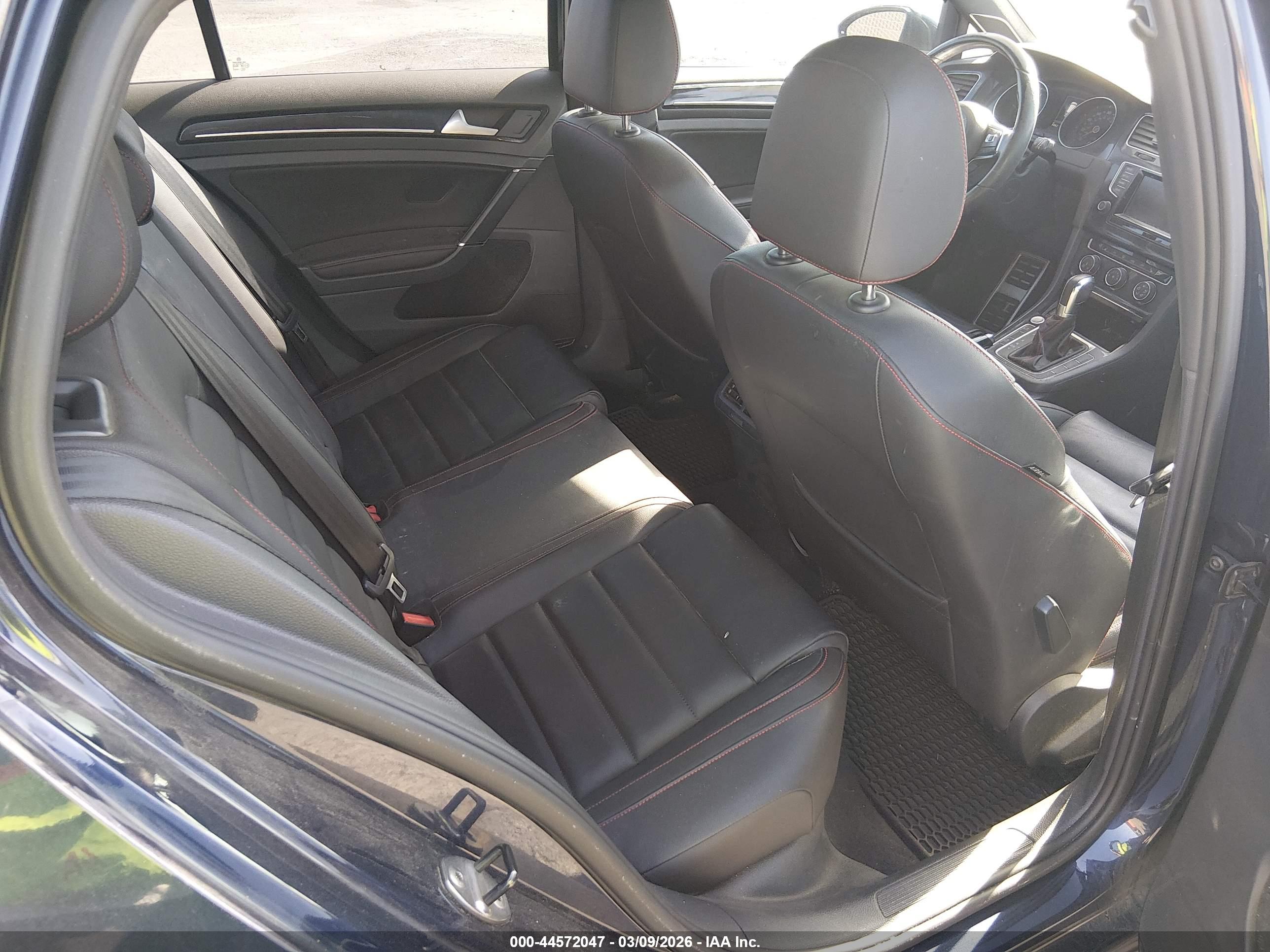 VOLKSWAGEN GOLF image 8