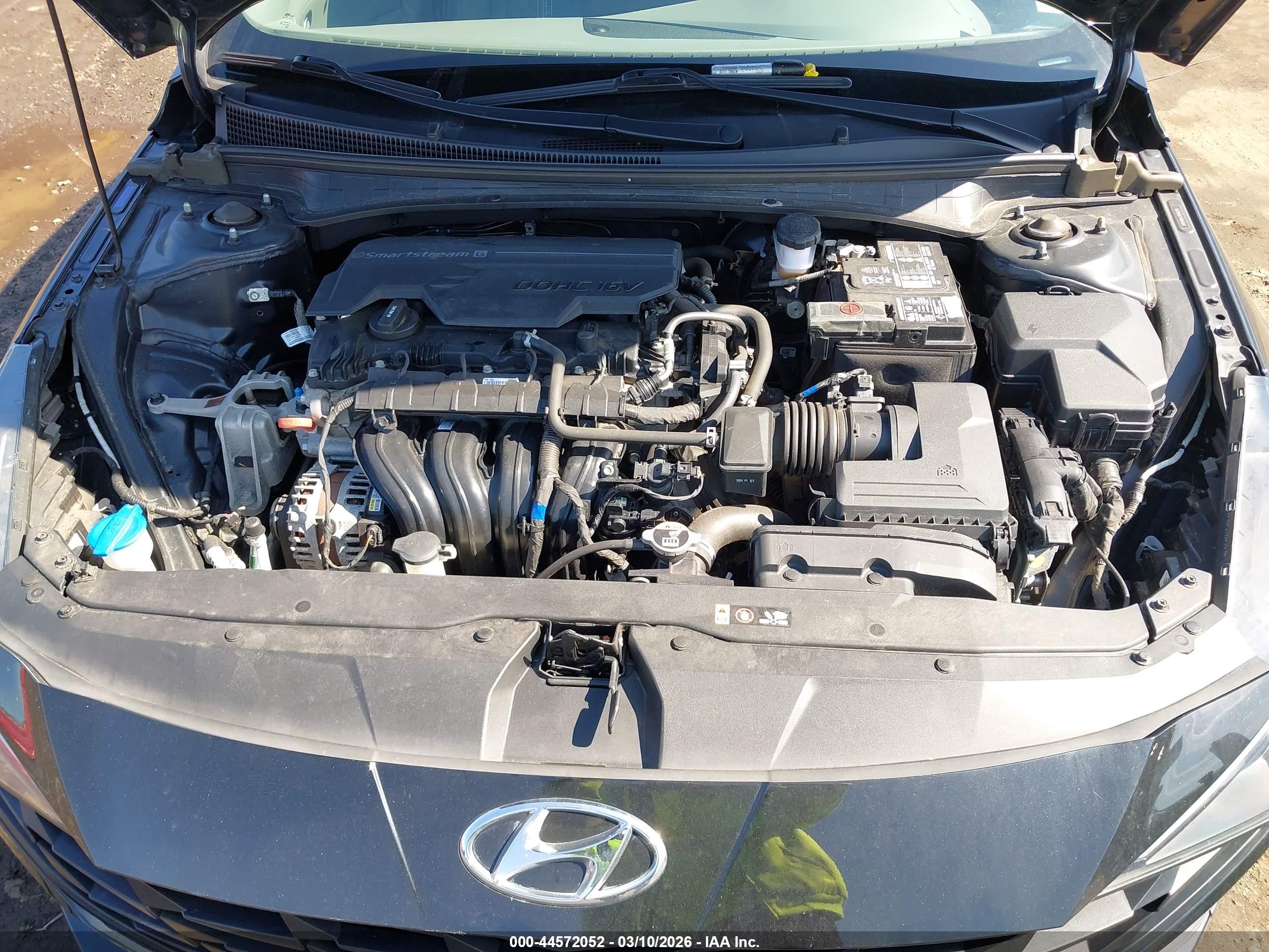 HYUNDAI ELANTRA image 10