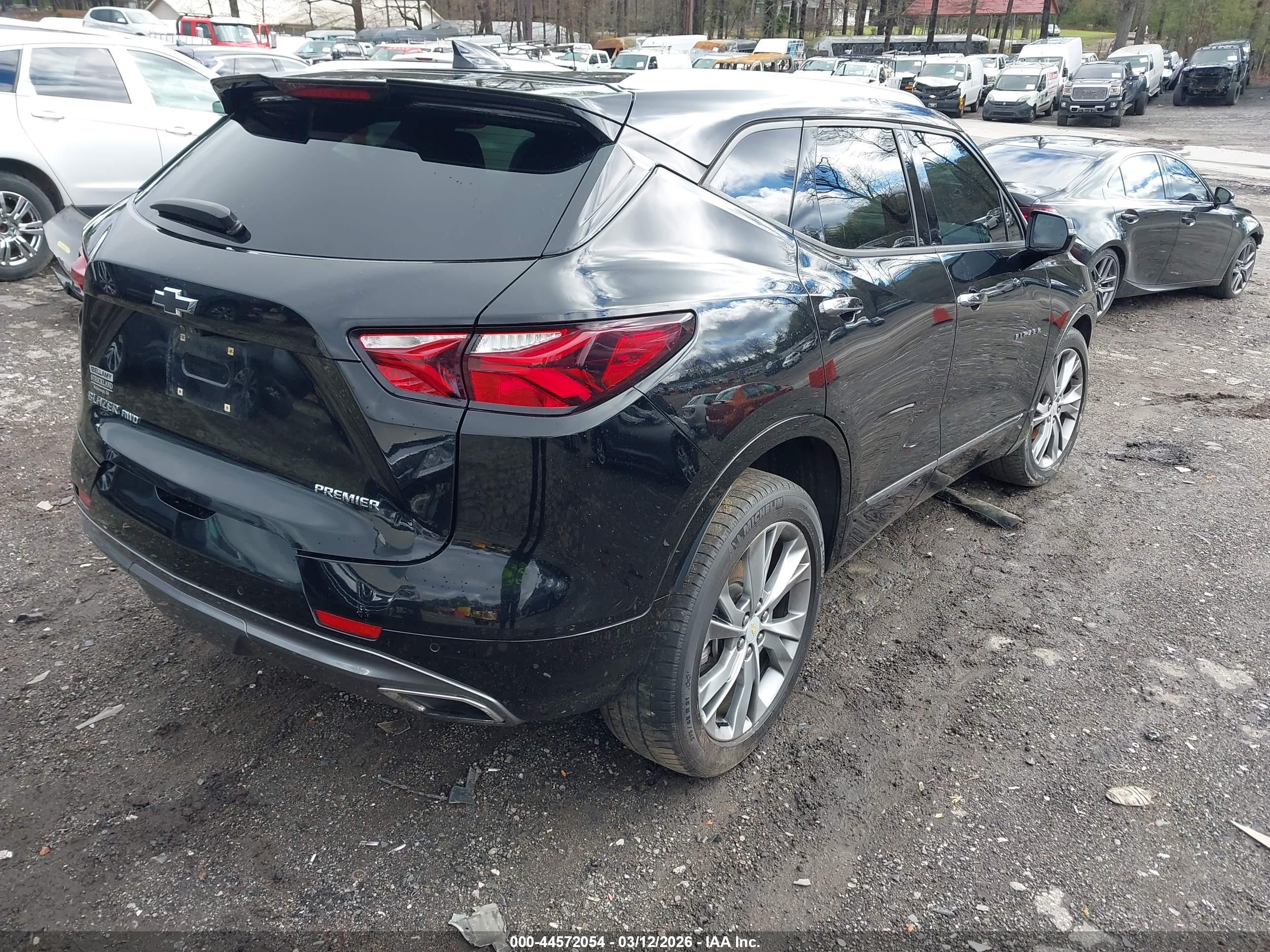 CHEVROLET BLAZER image 4