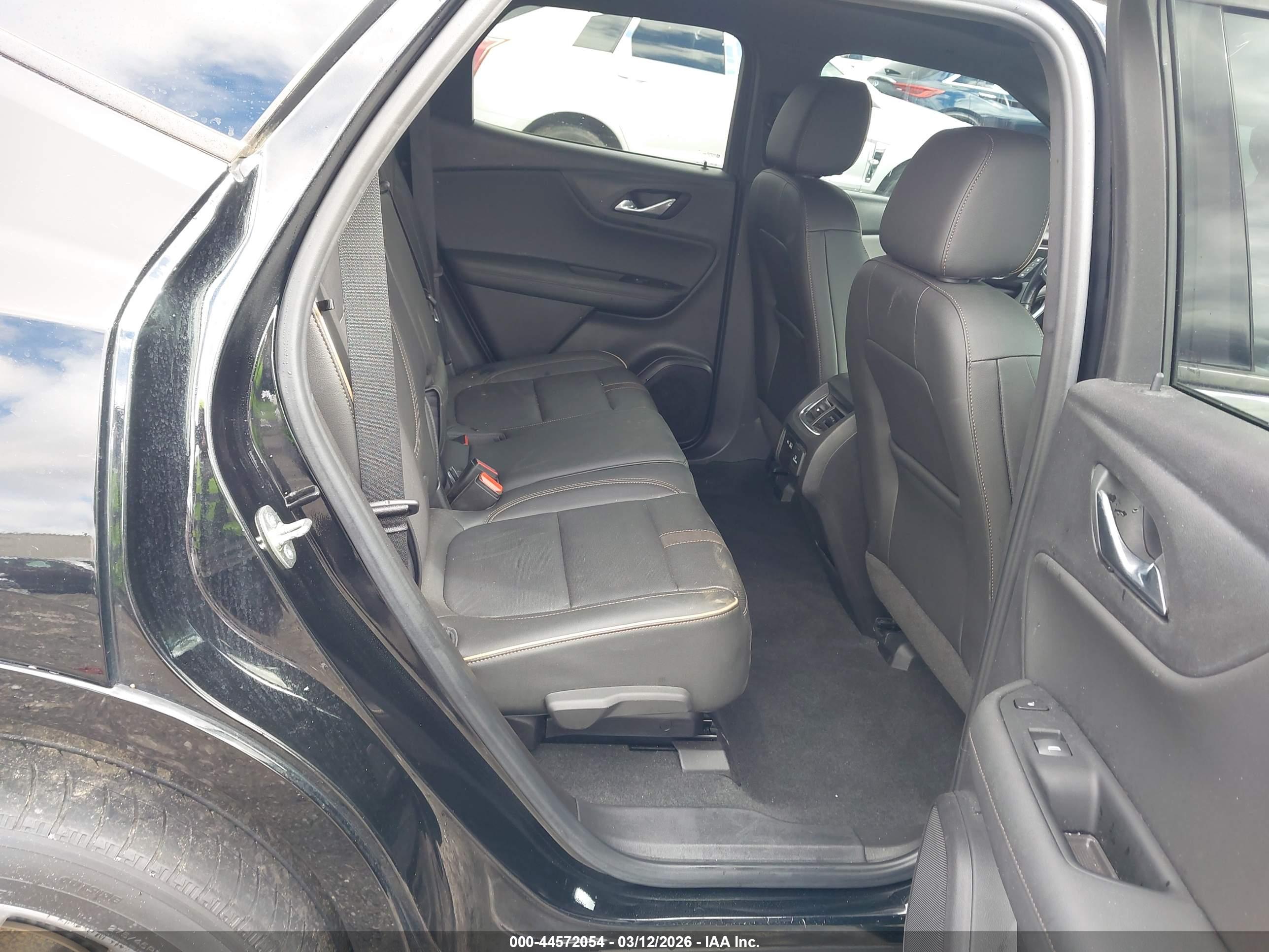 CHEVROLET BLAZER image 8