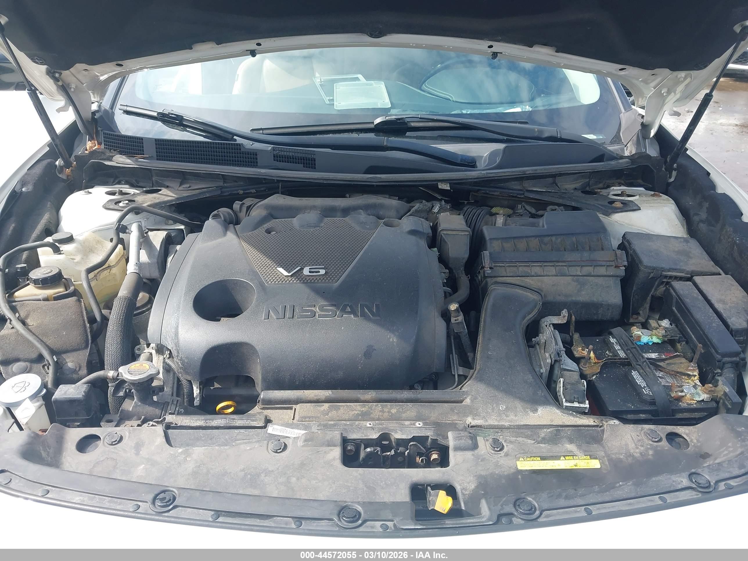 NISSAN MAXIMA image 10
