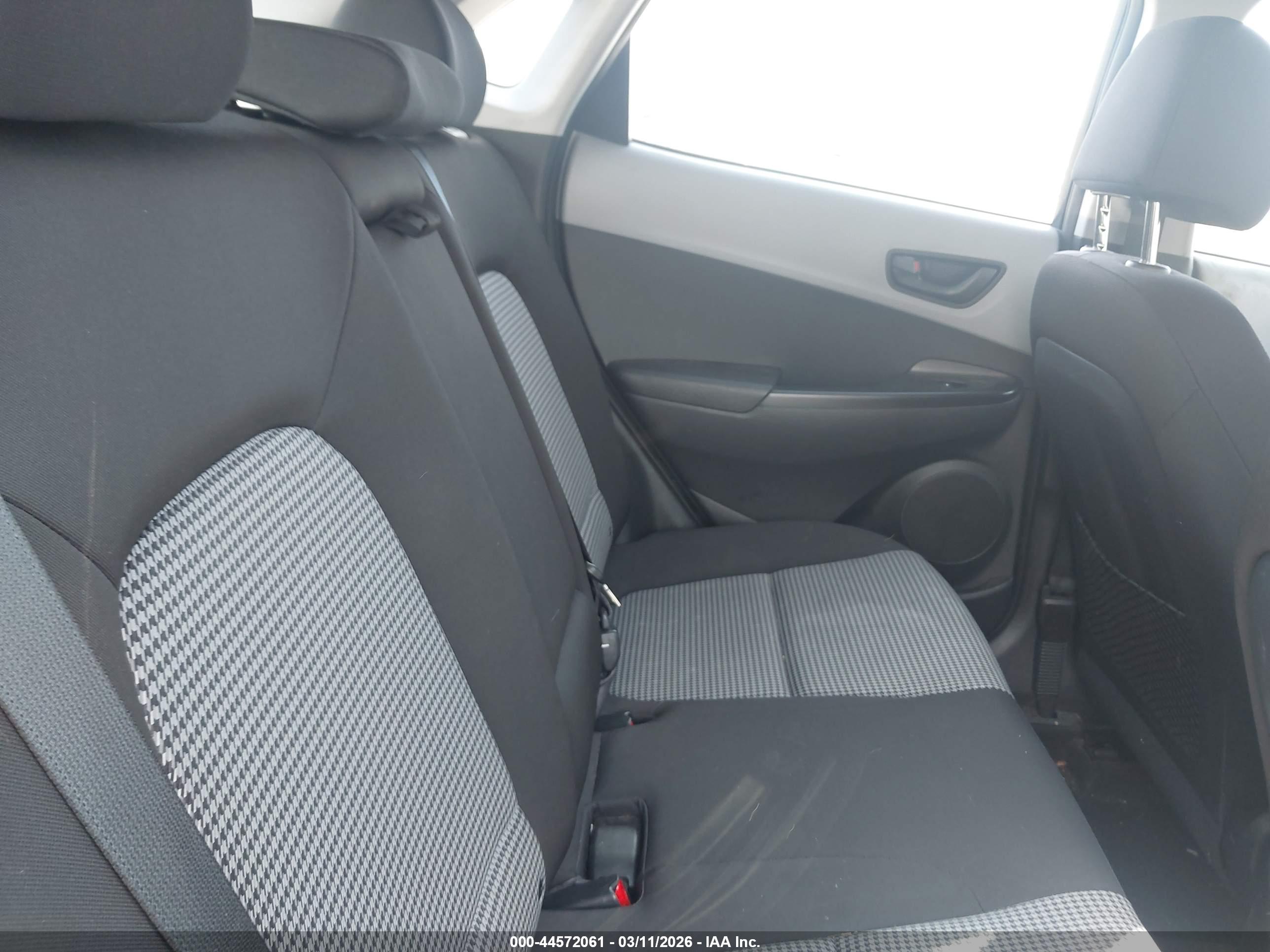 HYUNDAI KONA image 8