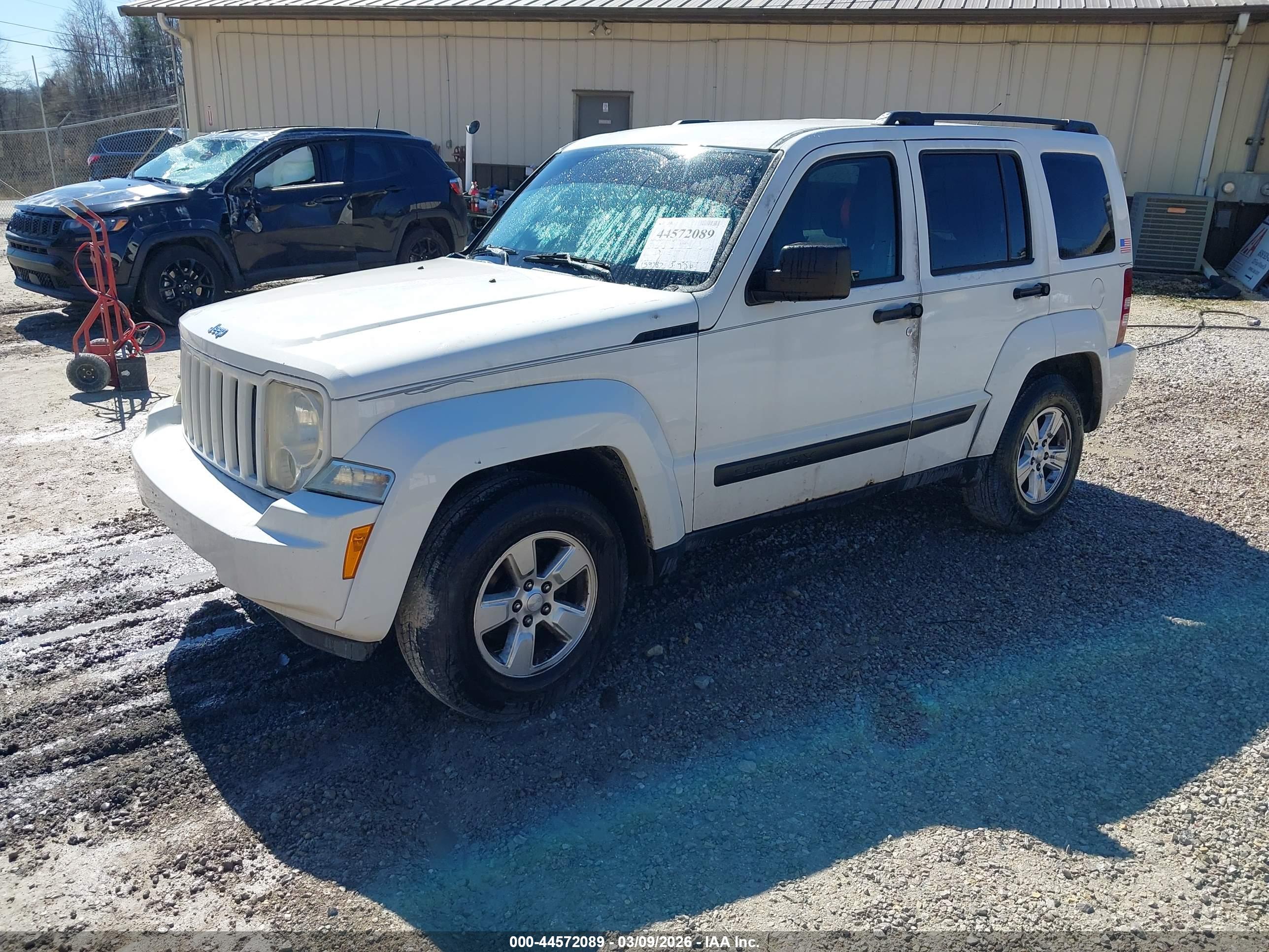 JEEP LIBERTY image 2