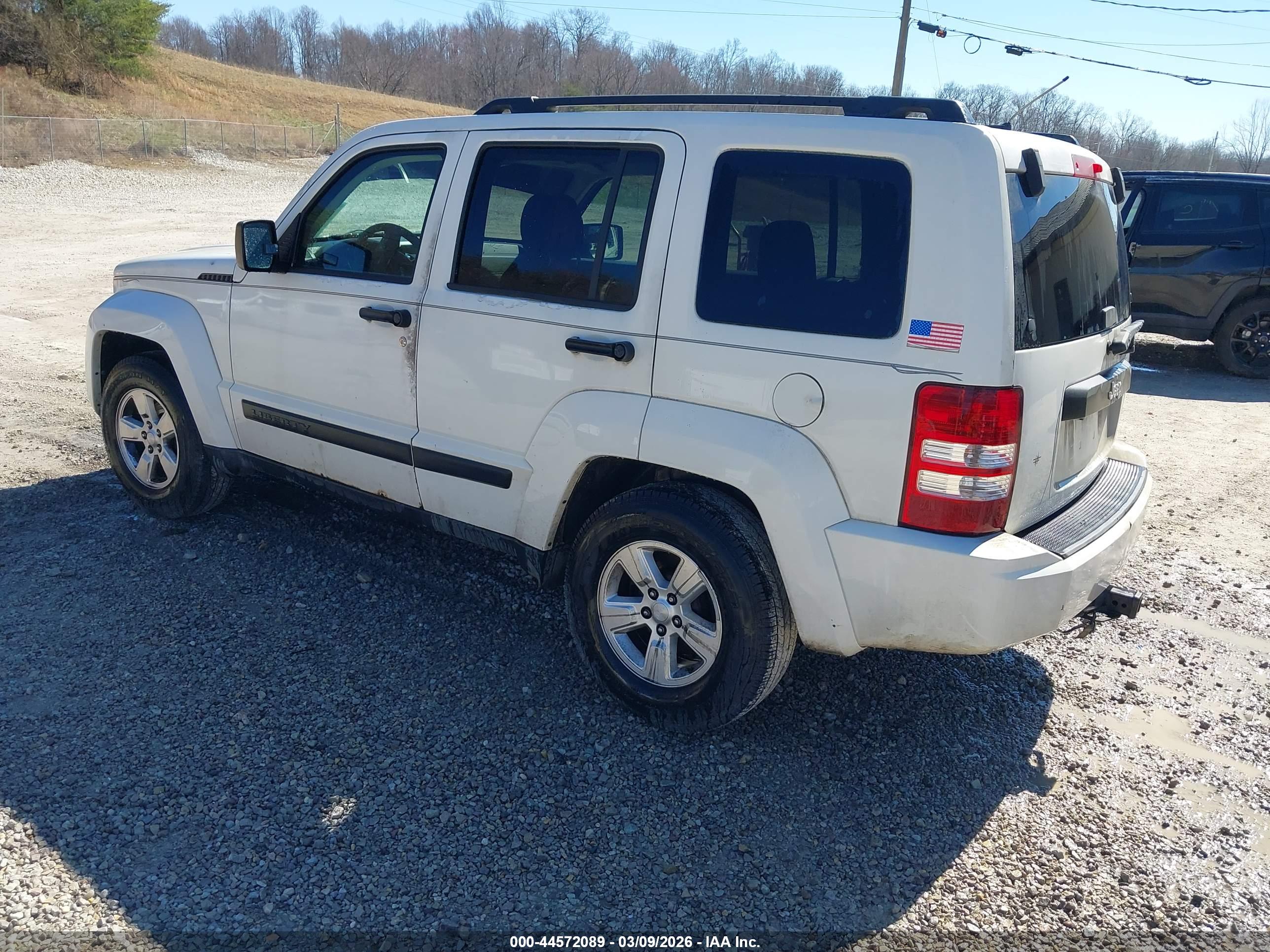 JEEP LIBERTY image 3
