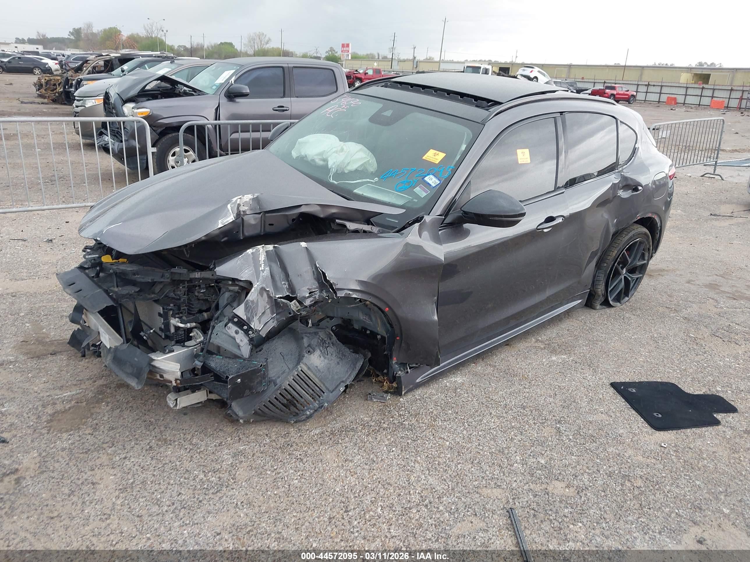 ALFA ROMEO image 2