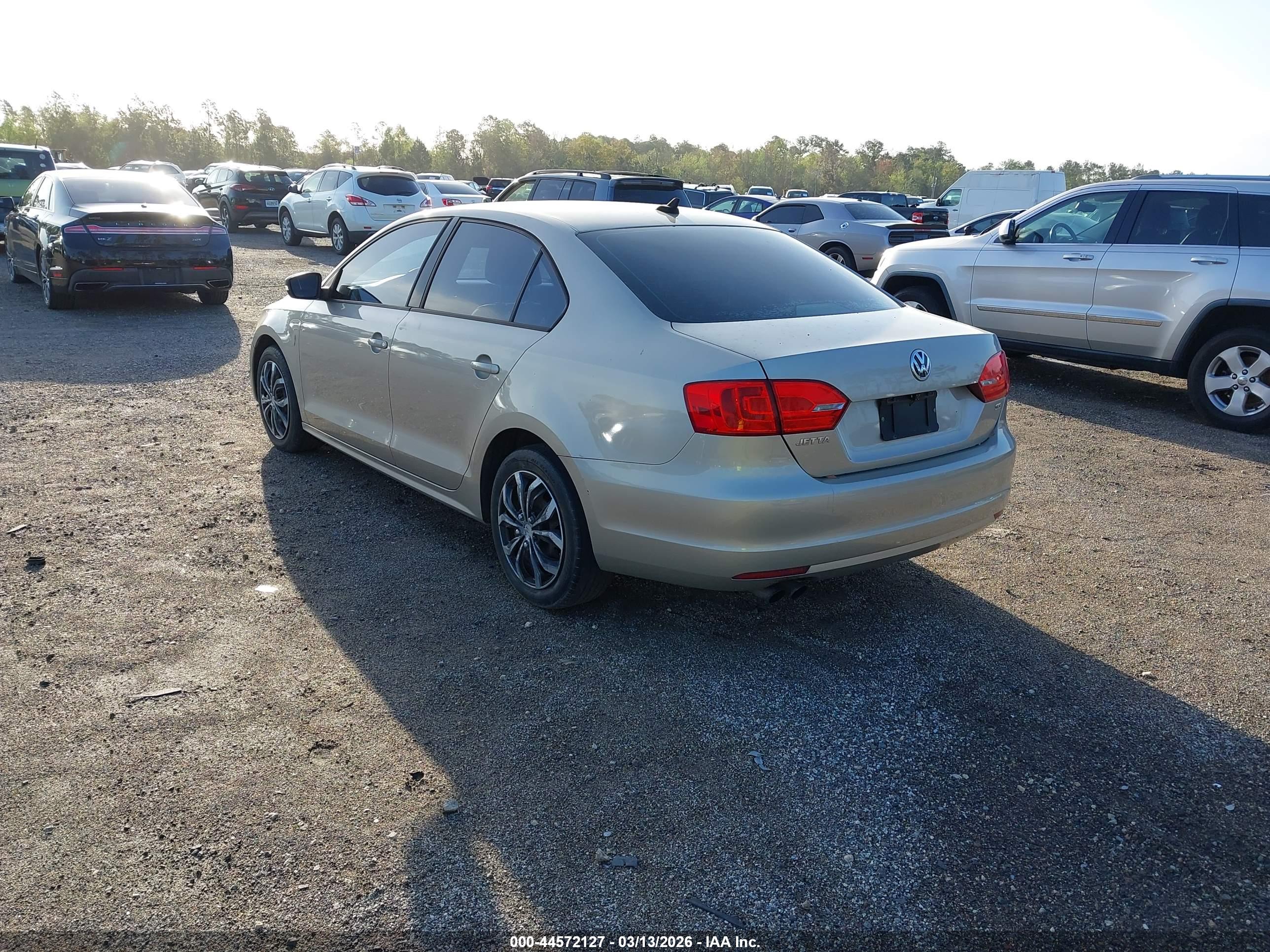 VOLKSWAGEN JETTA image 3