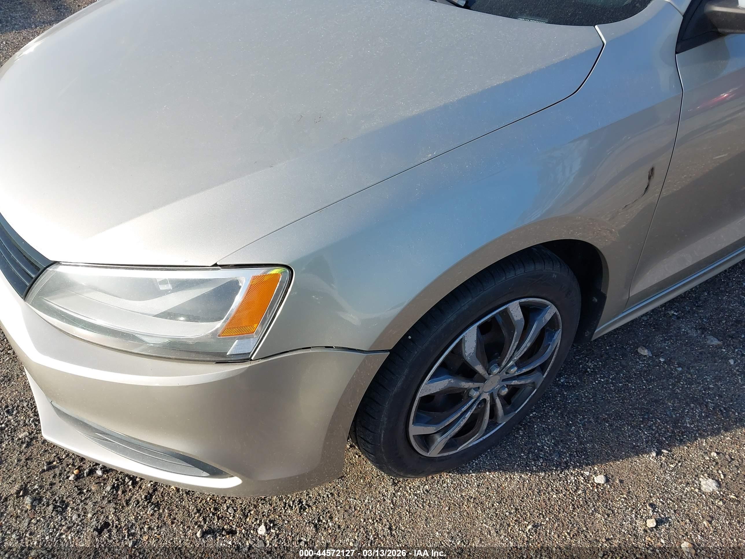 VOLKSWAGEN JETTA image 6