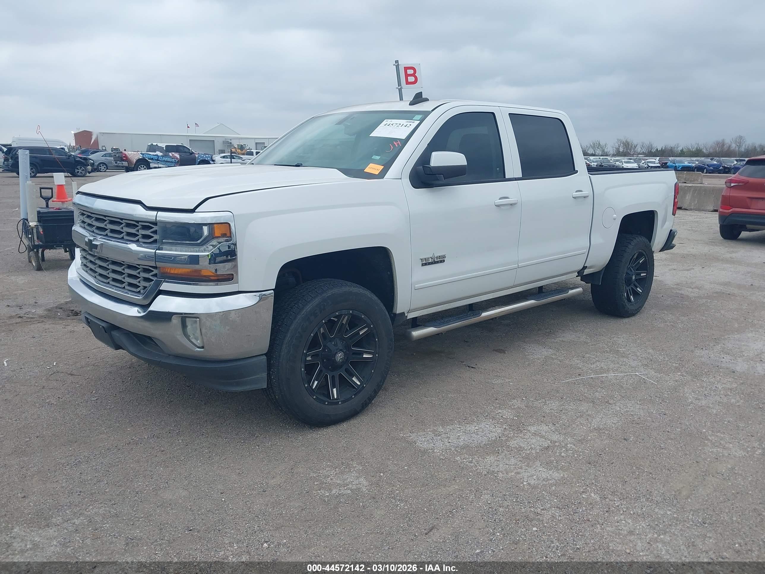 CHEVROLET SILVERADO image 2