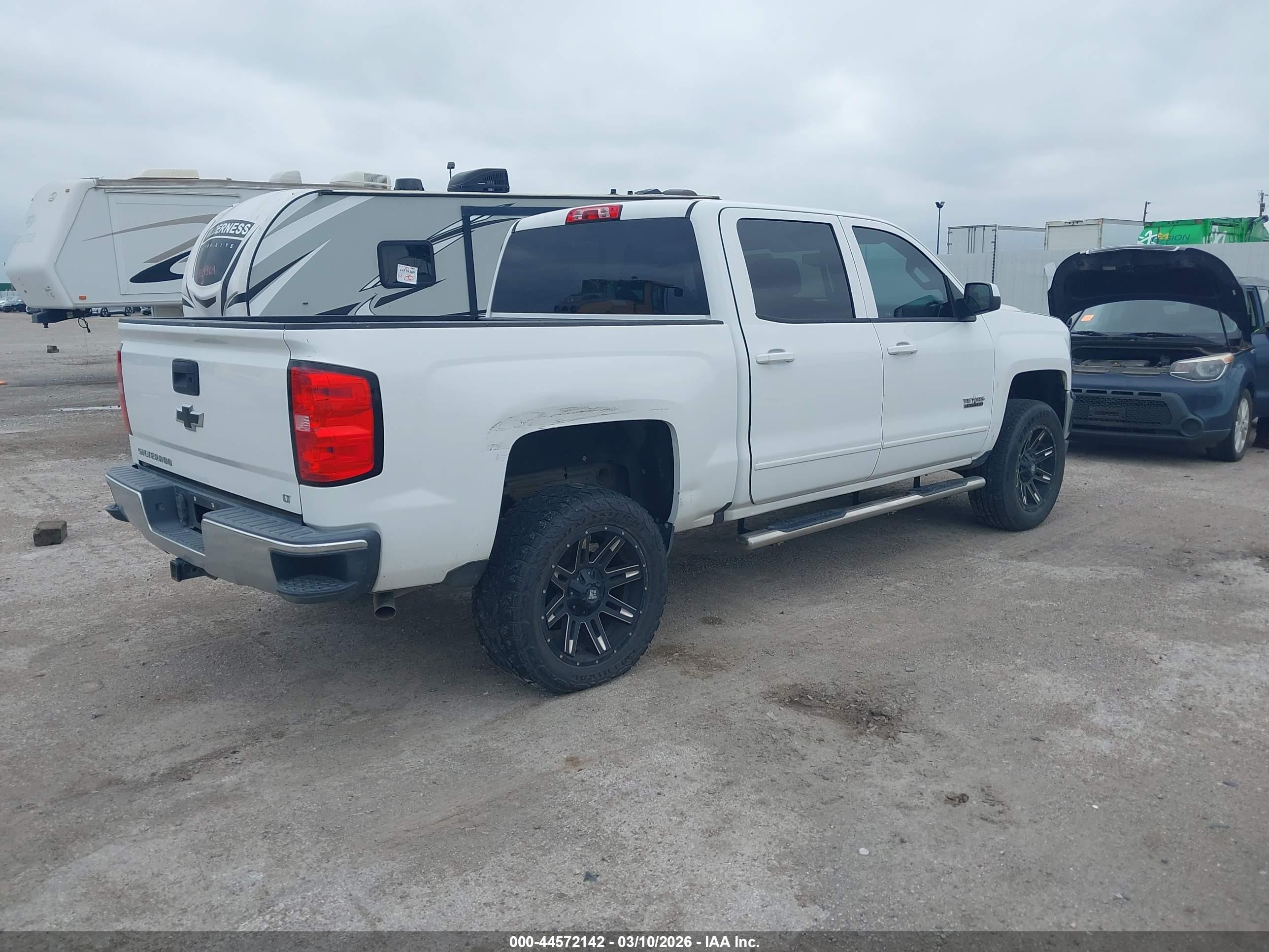 CHEVROLET SILVERADO image 4