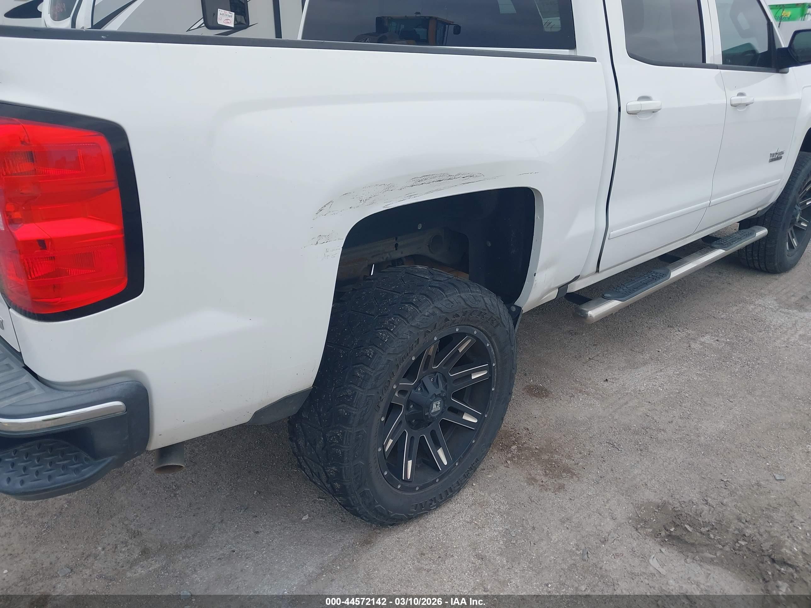 CHEVROLET SILVERADO image 6