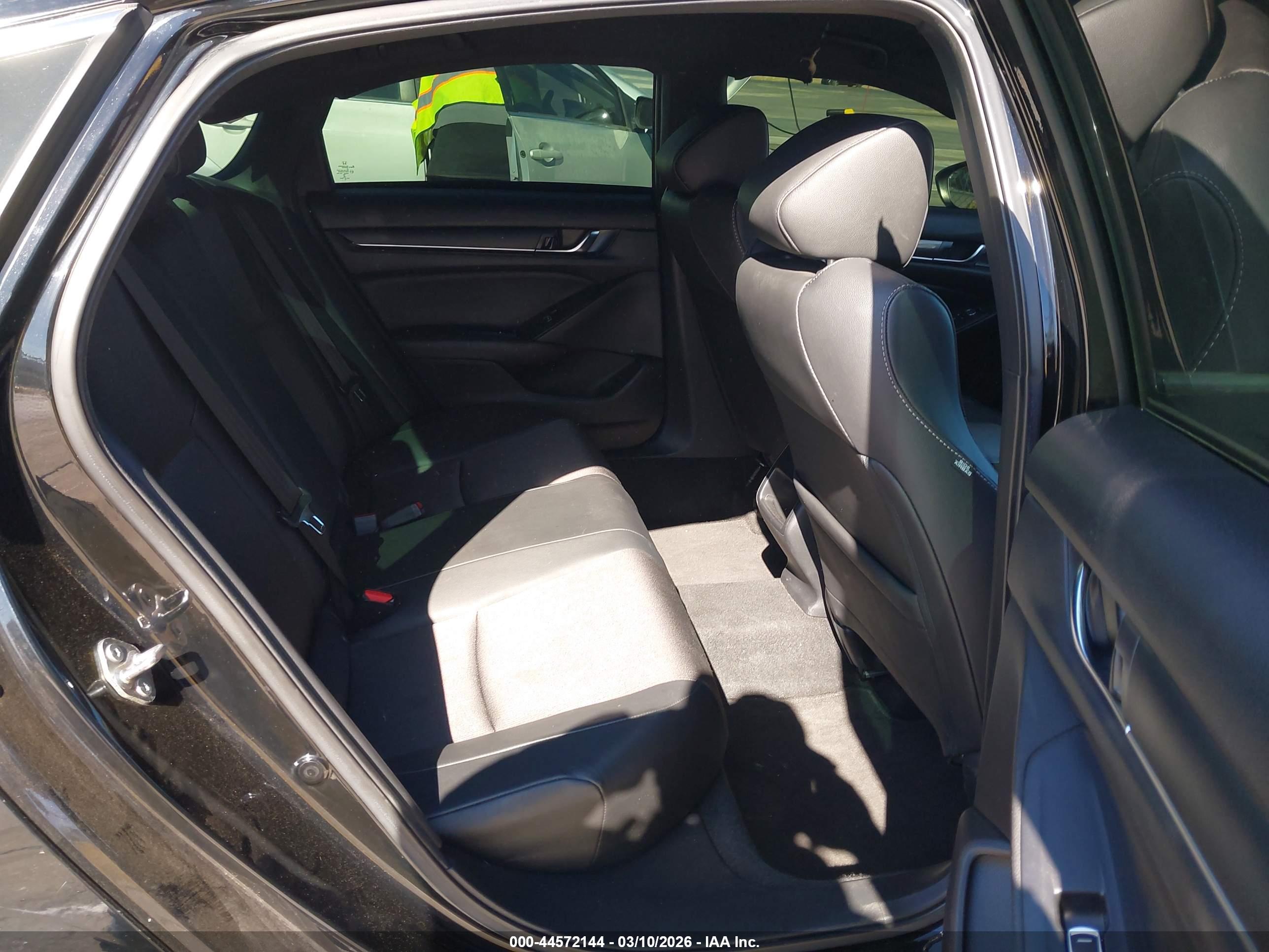 HONDA ACCORD image 8