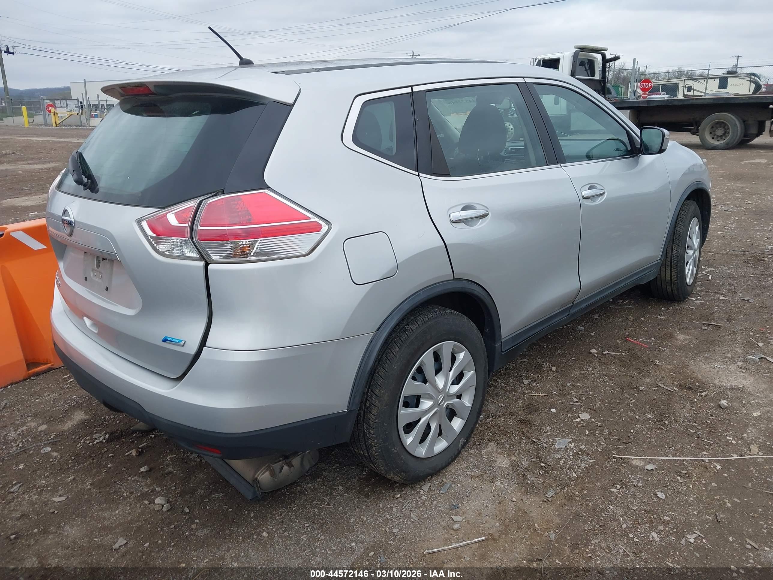 NISSAN ROGUE image 4