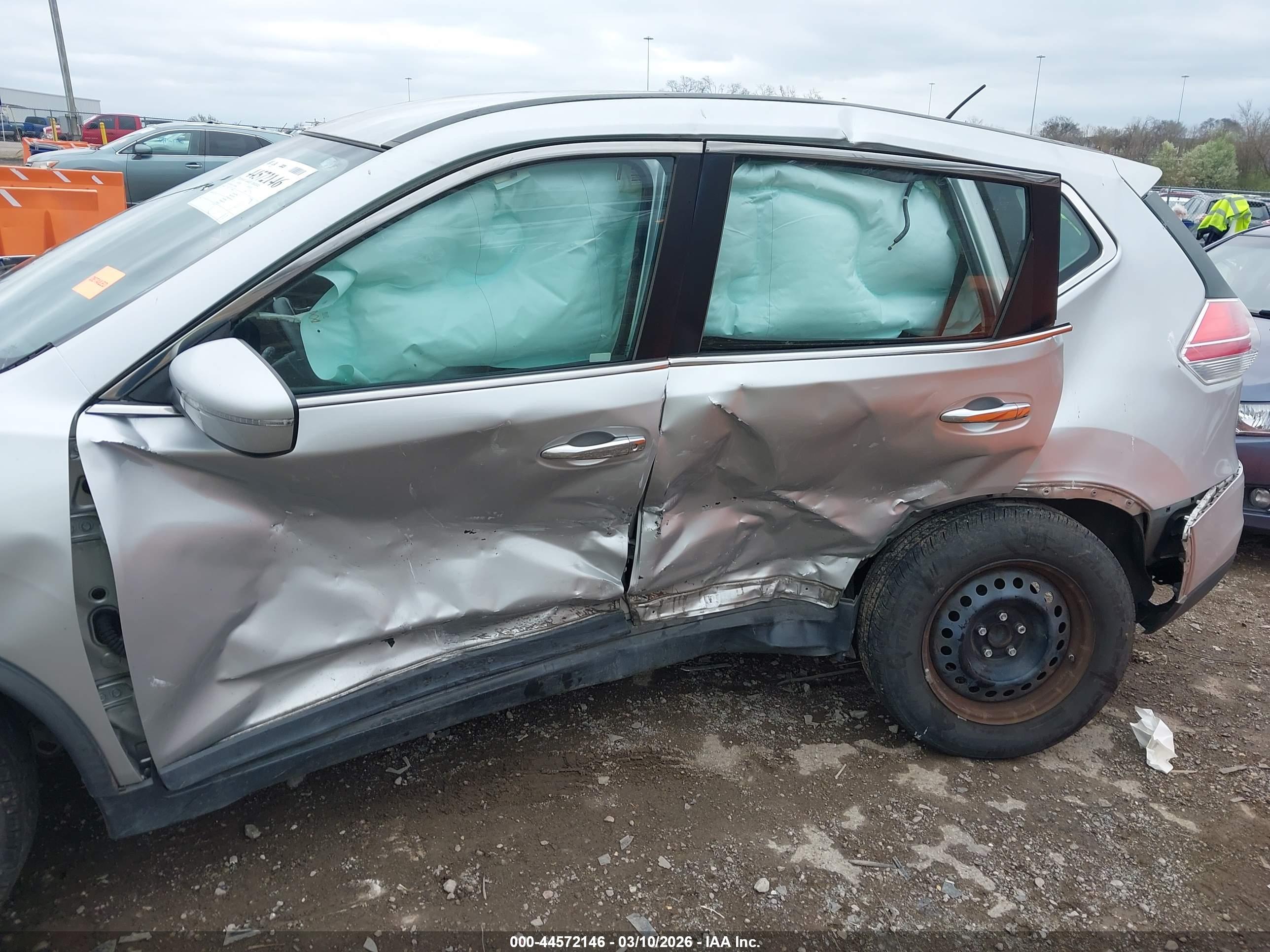 NISSAN ROGUE image 6