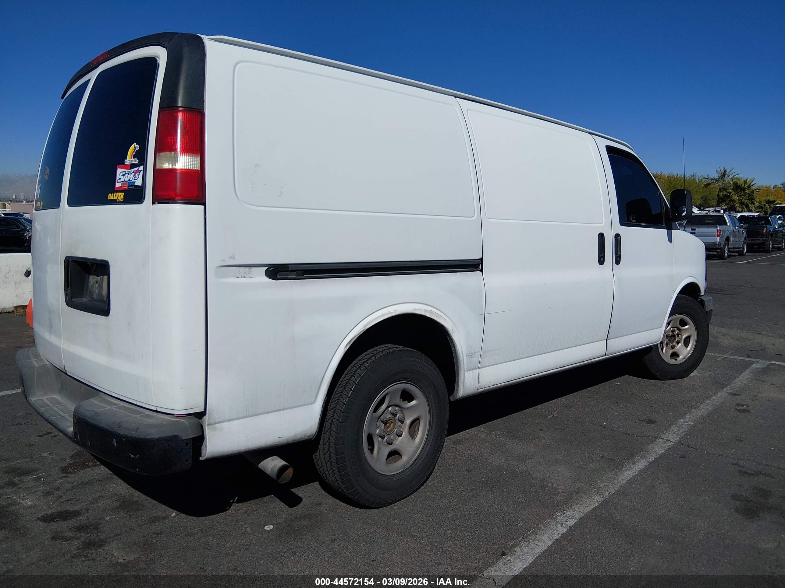 CHEVROLET EXPRESS image 4