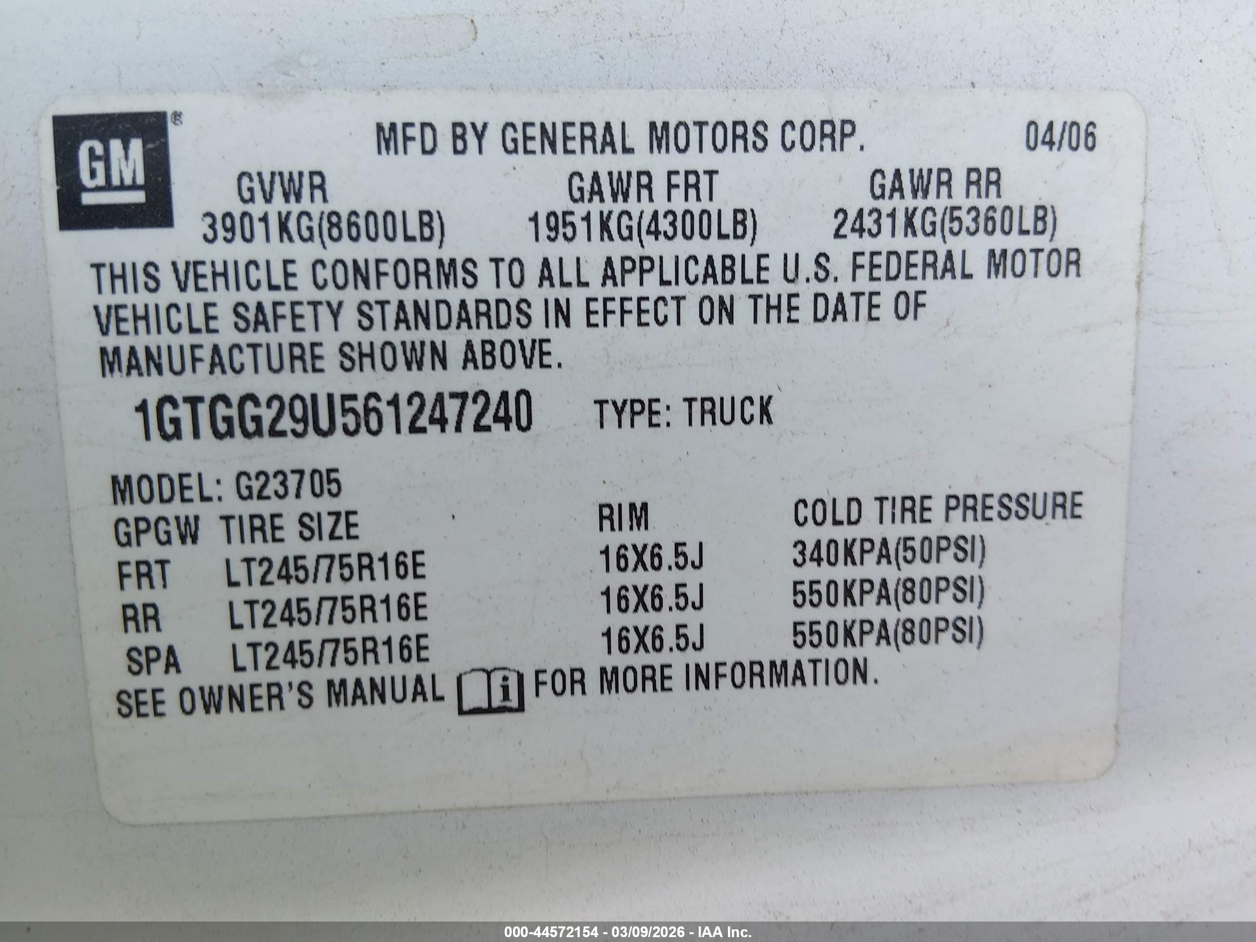 CHEVROLET EXPRESS image 9
