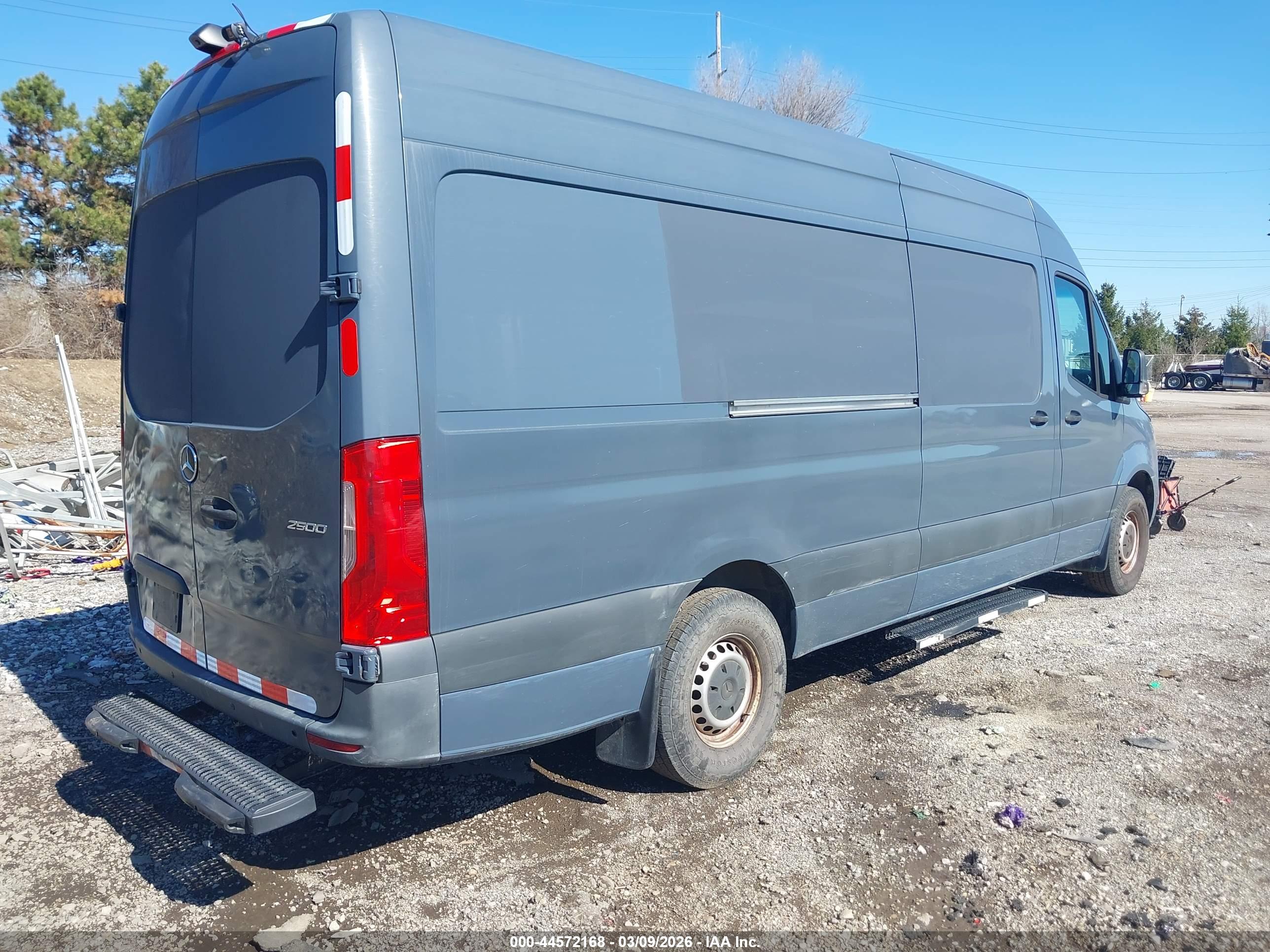 MERCEDES-BENZ SPRINTER image 4