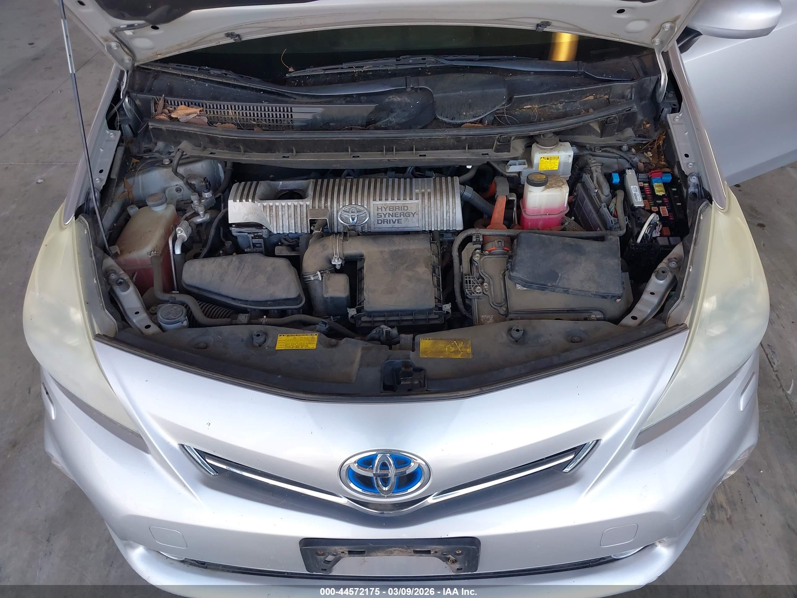 TOYOTA PRIUS image 10