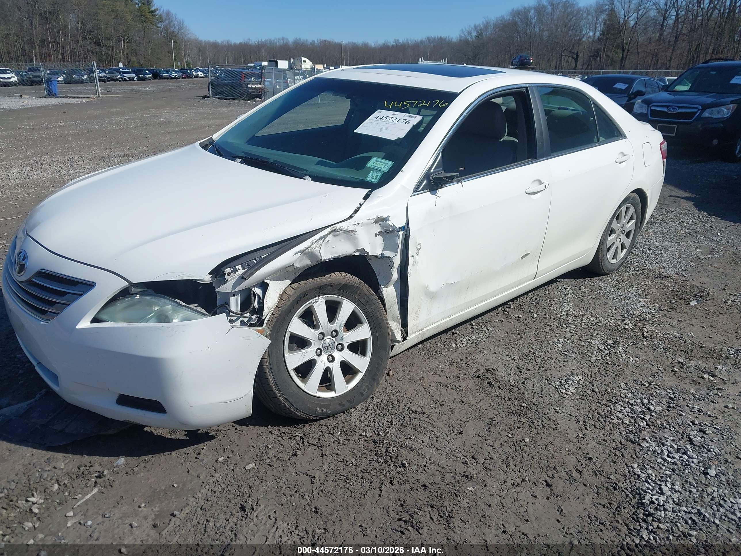 TOYOTA CAMRY image 2