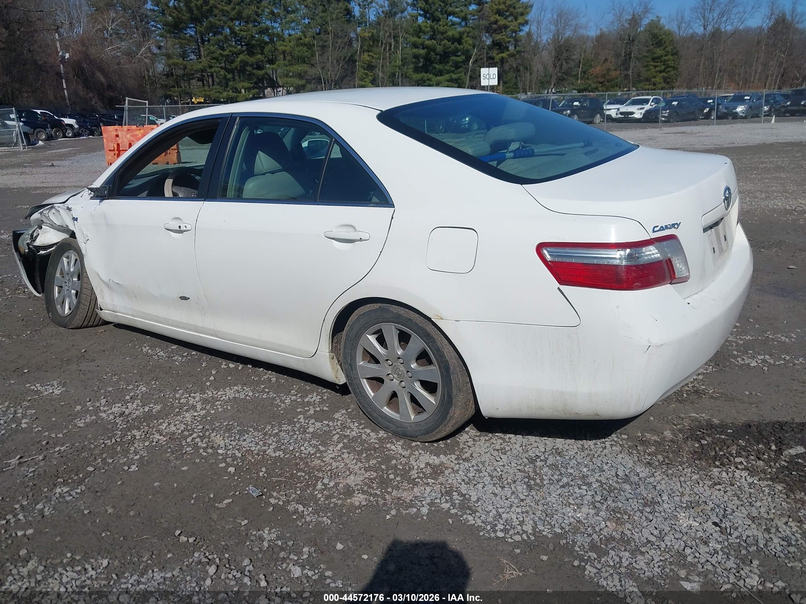 TOYOTA CAMRY image 3
