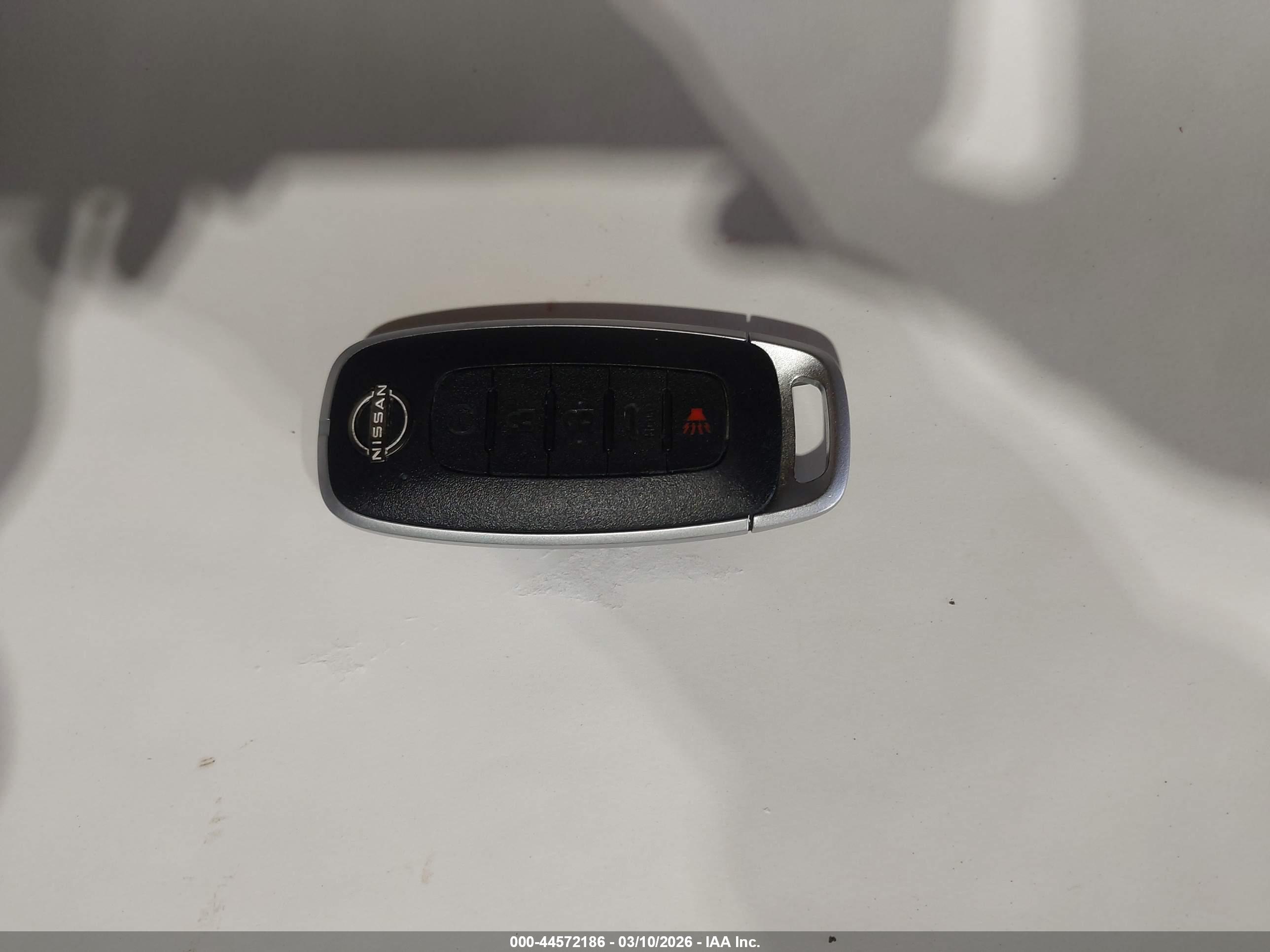 NISSAN ROGUE image 11