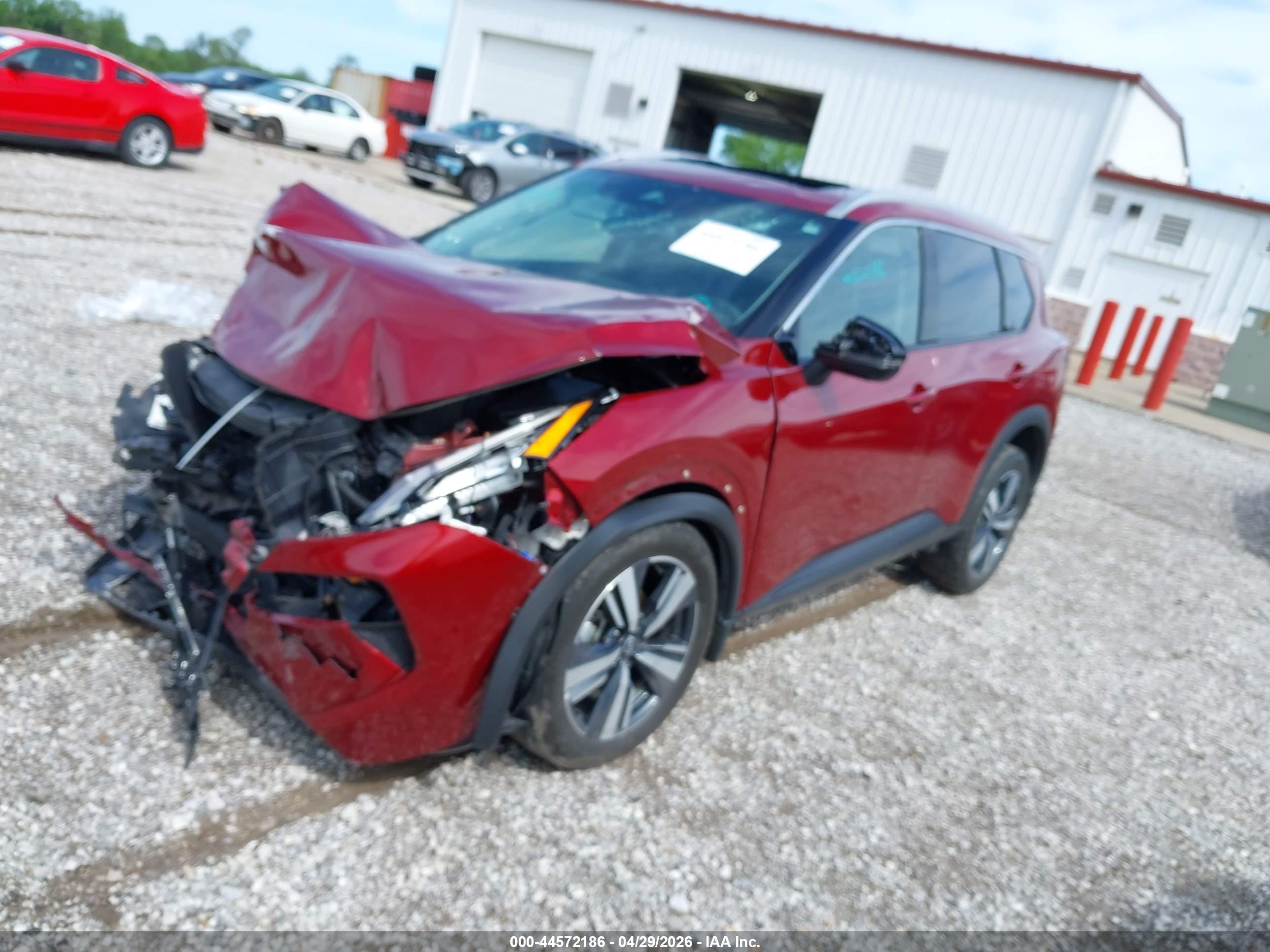 NISSAN ROGUE image 2