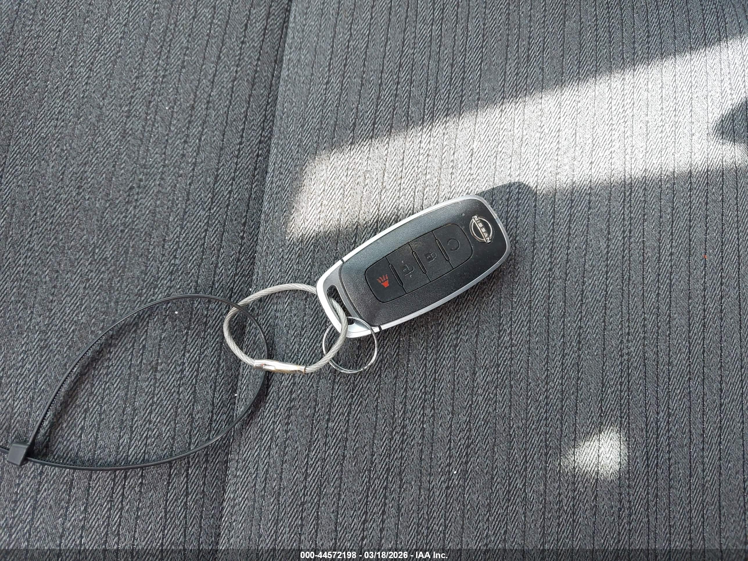 NISSAN ROGUE image 11