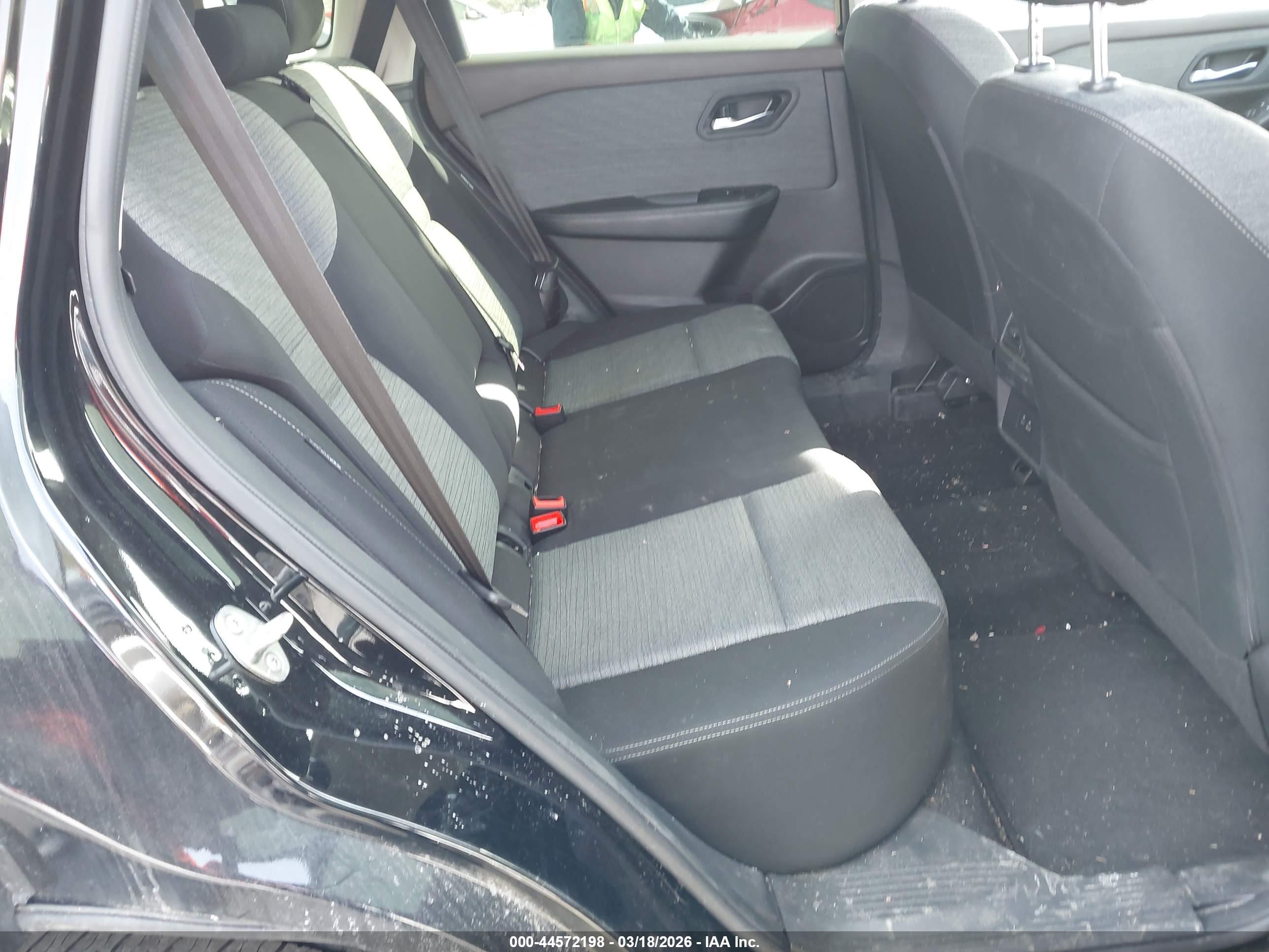 NISSAN ROGUE image 8