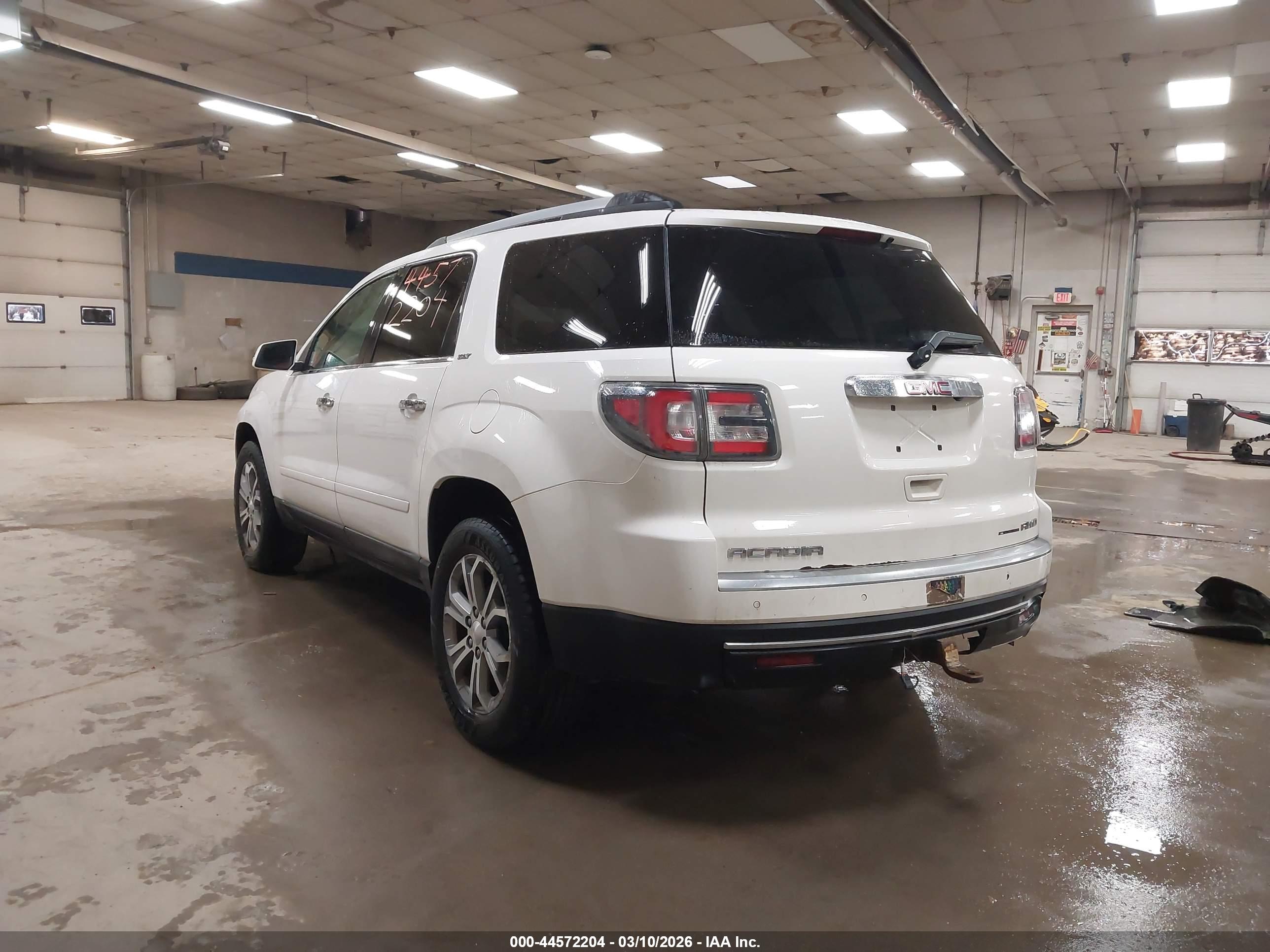 GMC ACADIA image 3