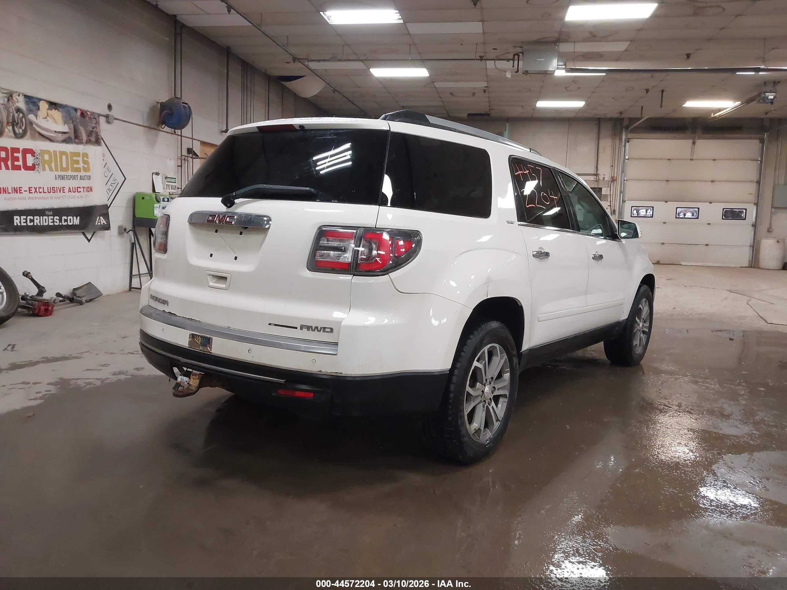 GMC ACADIA image 4