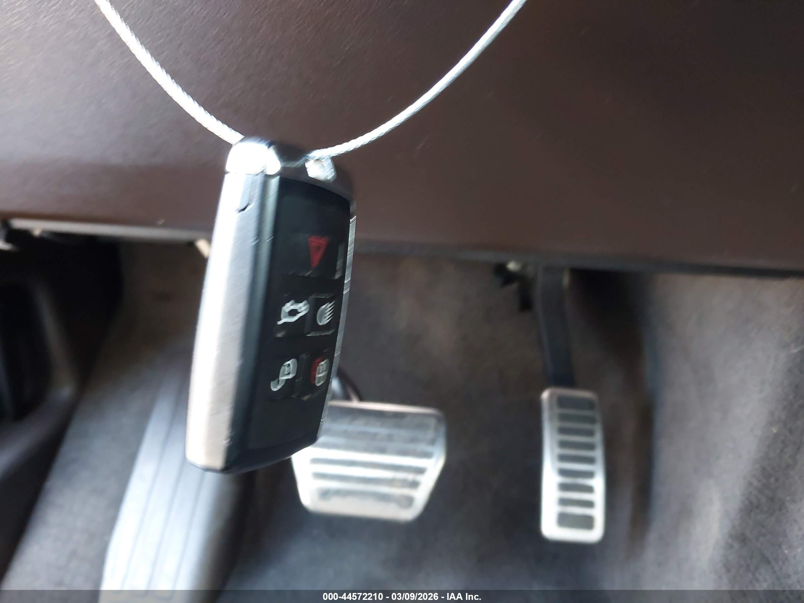 LAND ROVER image 11