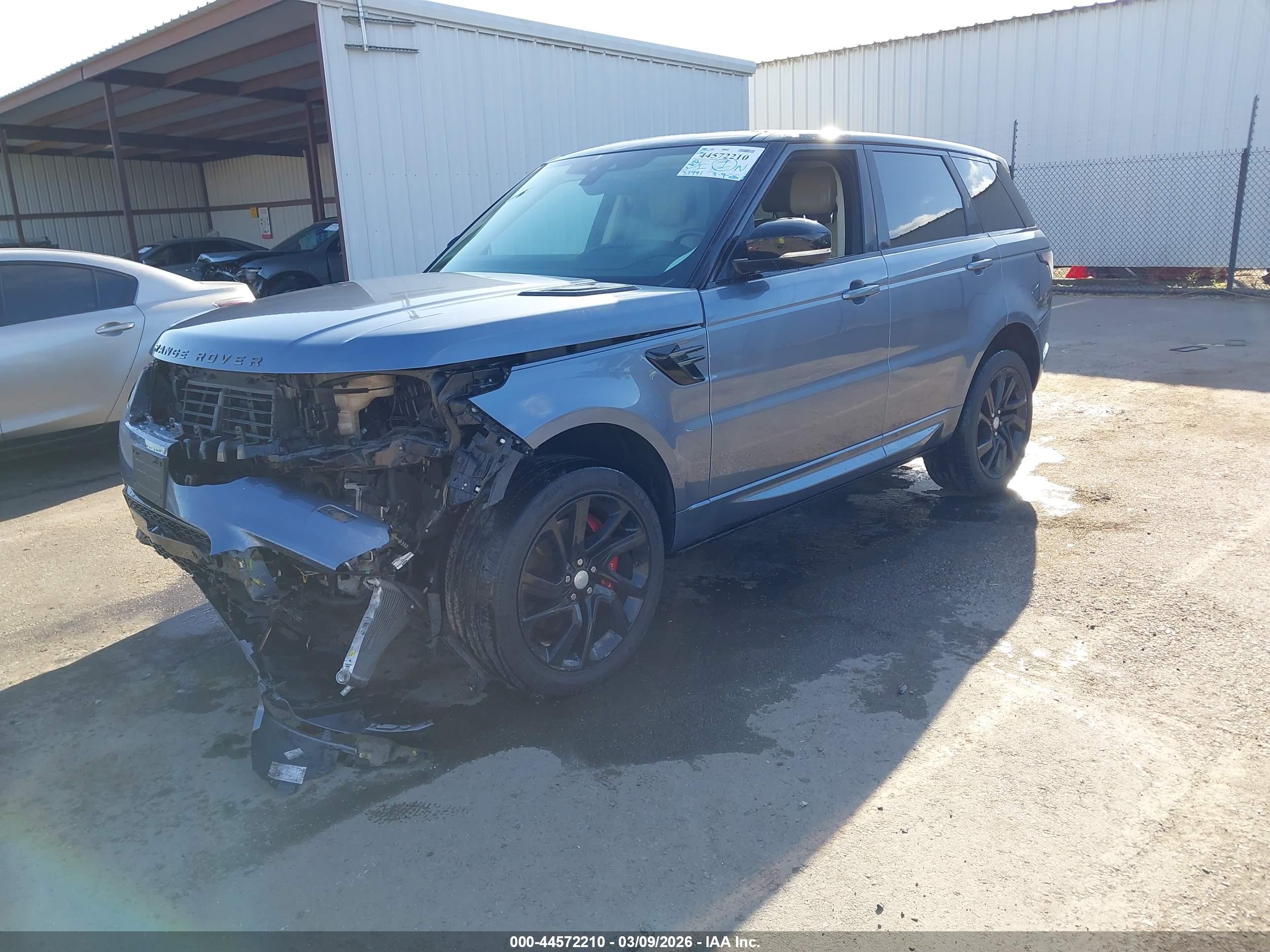 LAND ROVER image 2