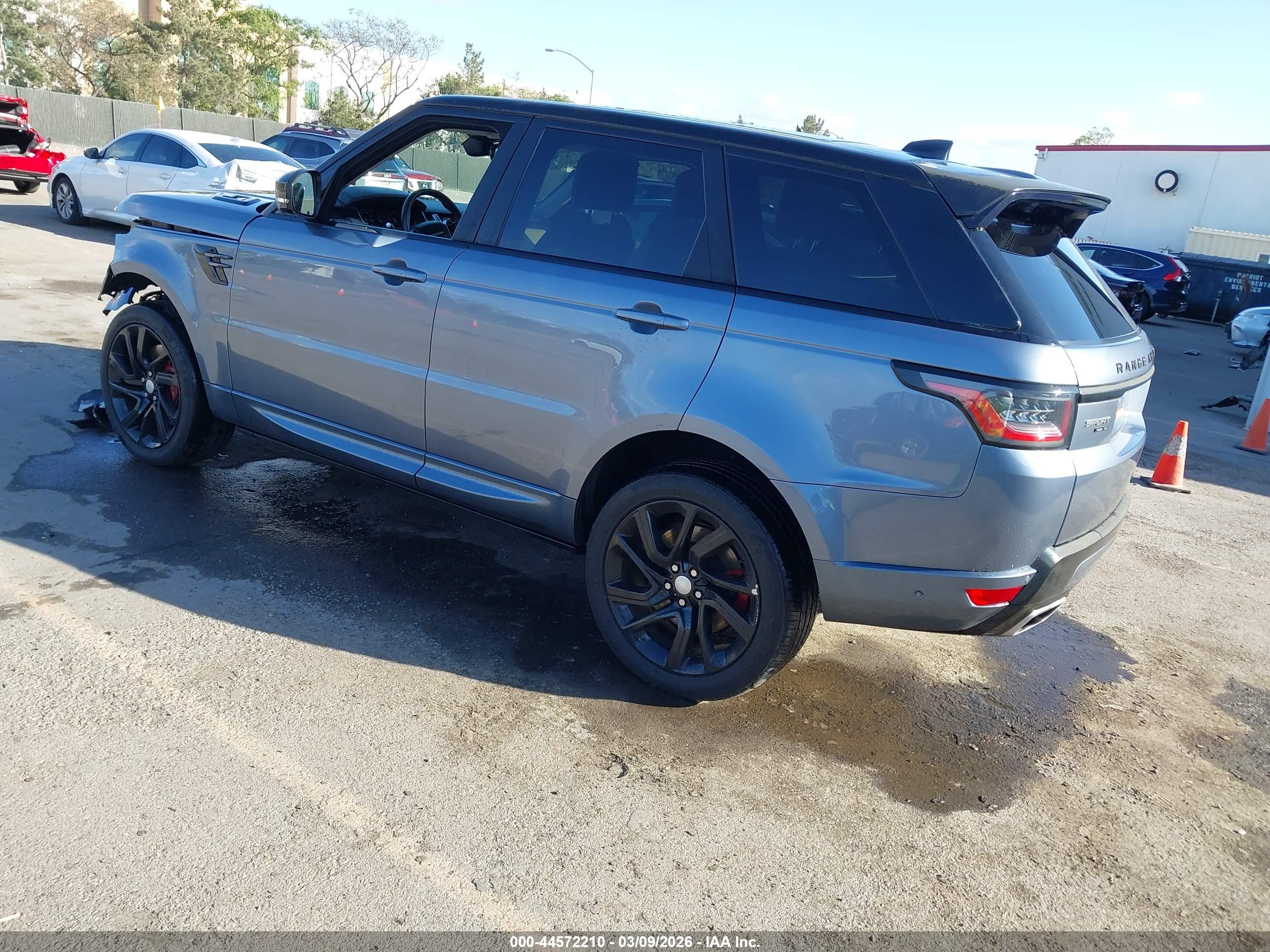 LAND ROVER image 3