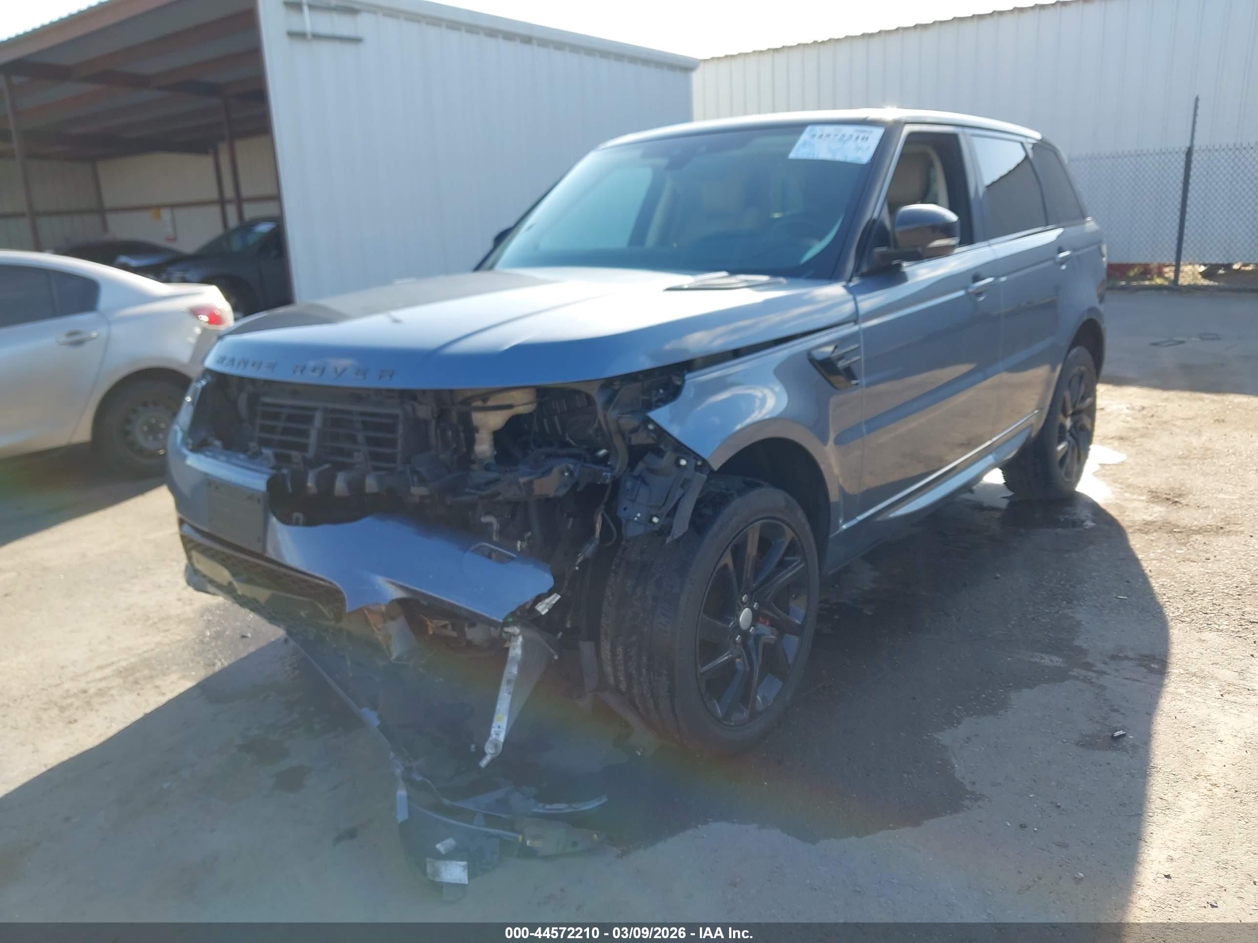 LAND ROVER image 6