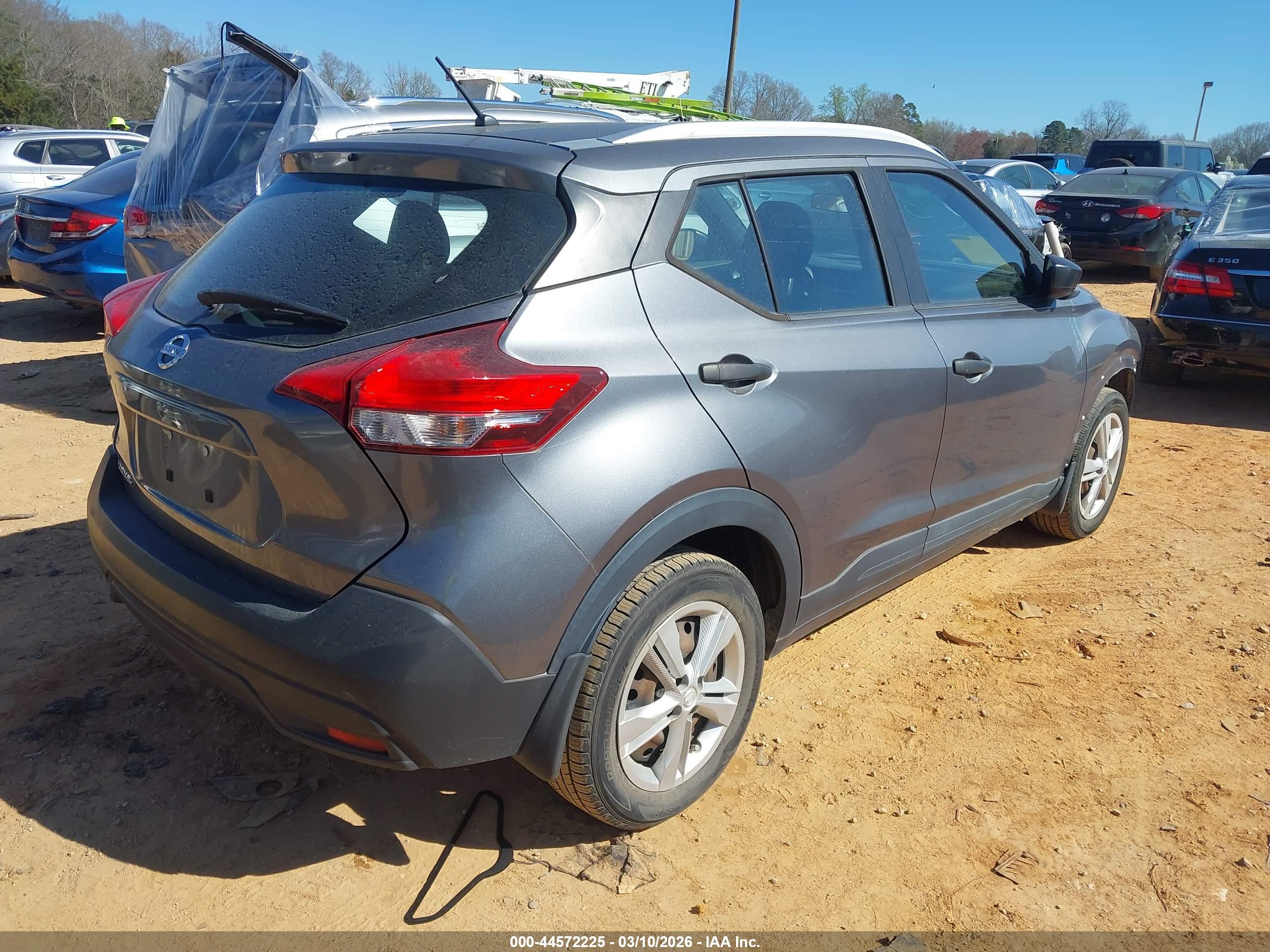 NISSAN KICKS image 4