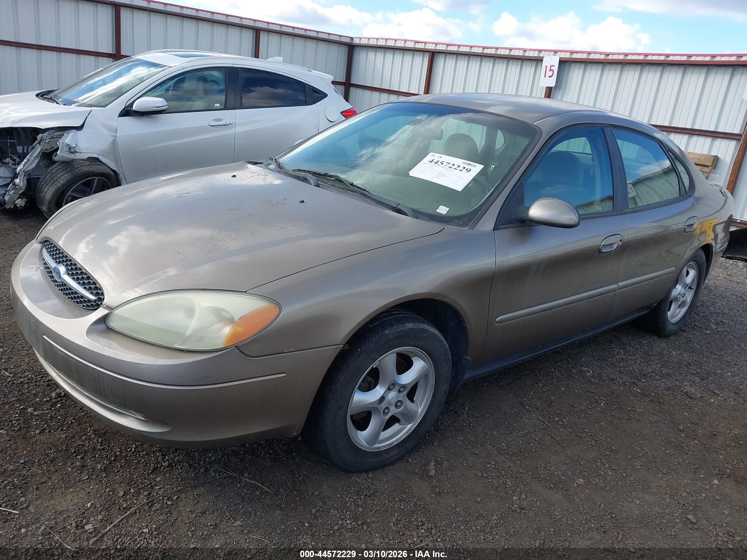 FORD TAURUS image 2