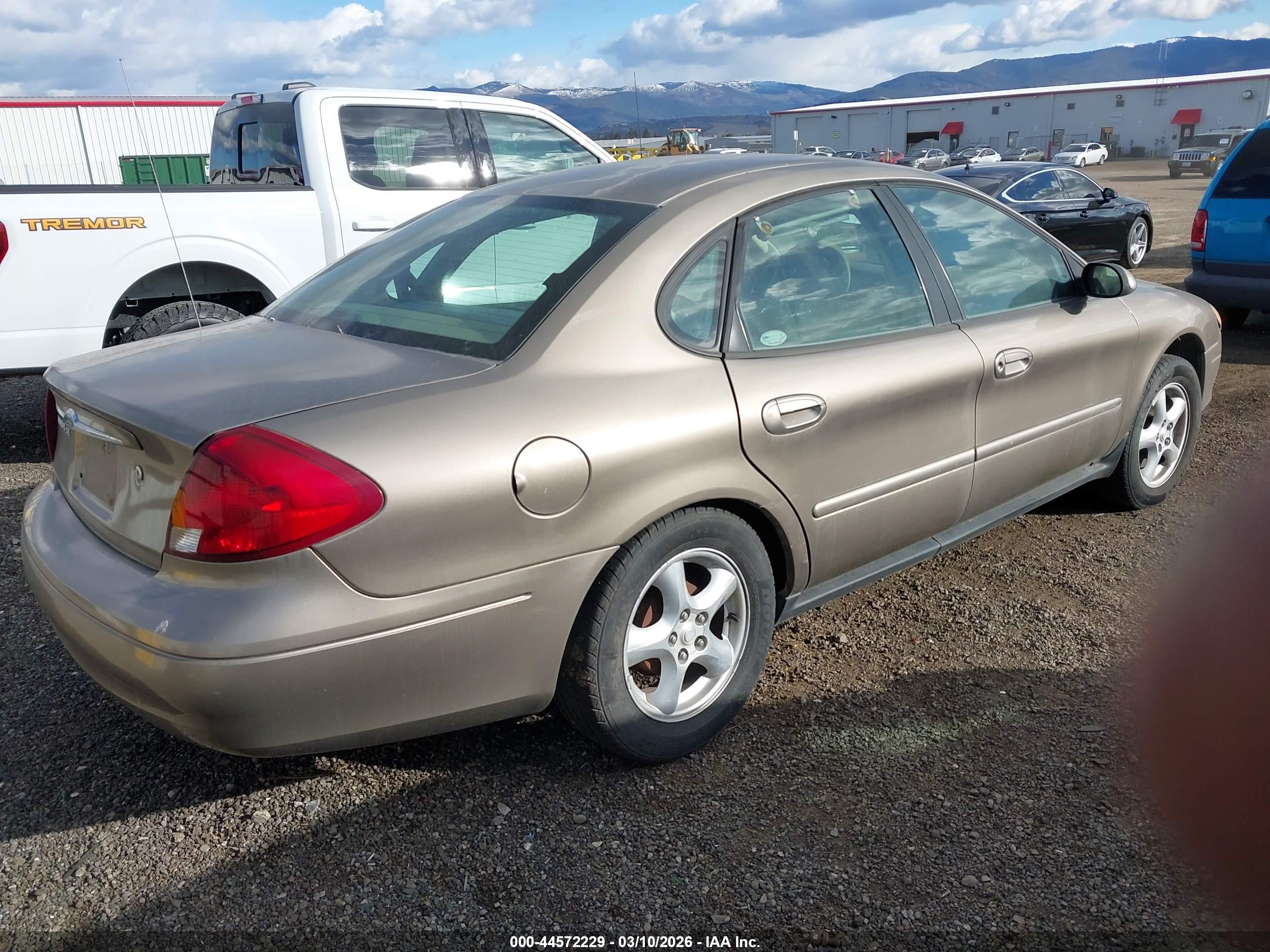 FORD TAURUS image 4
