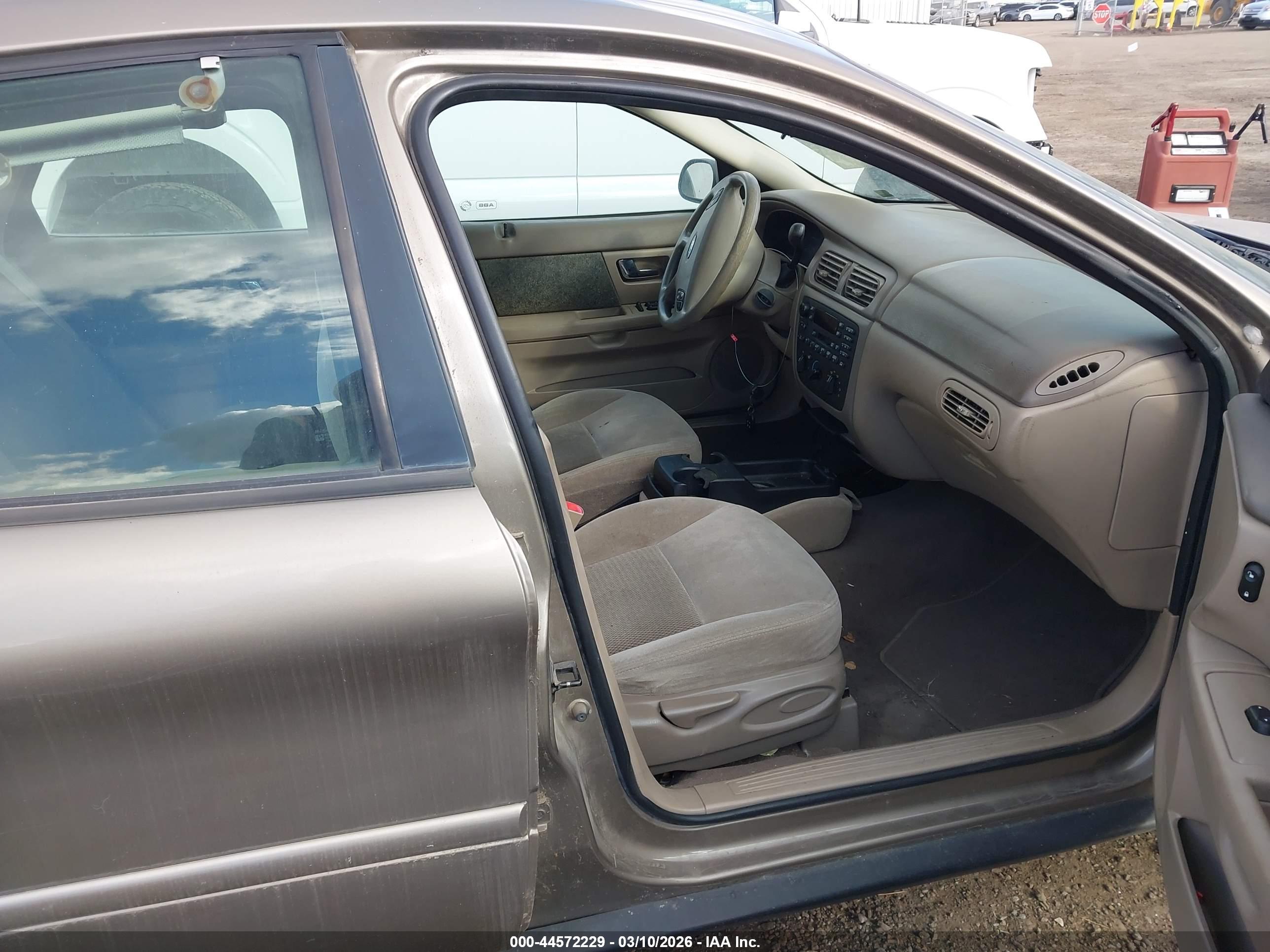 FORD TAURUS image 5