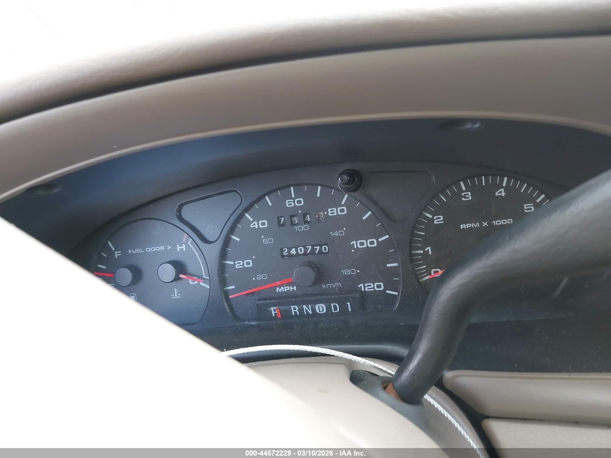 FORD TAURUS image 7