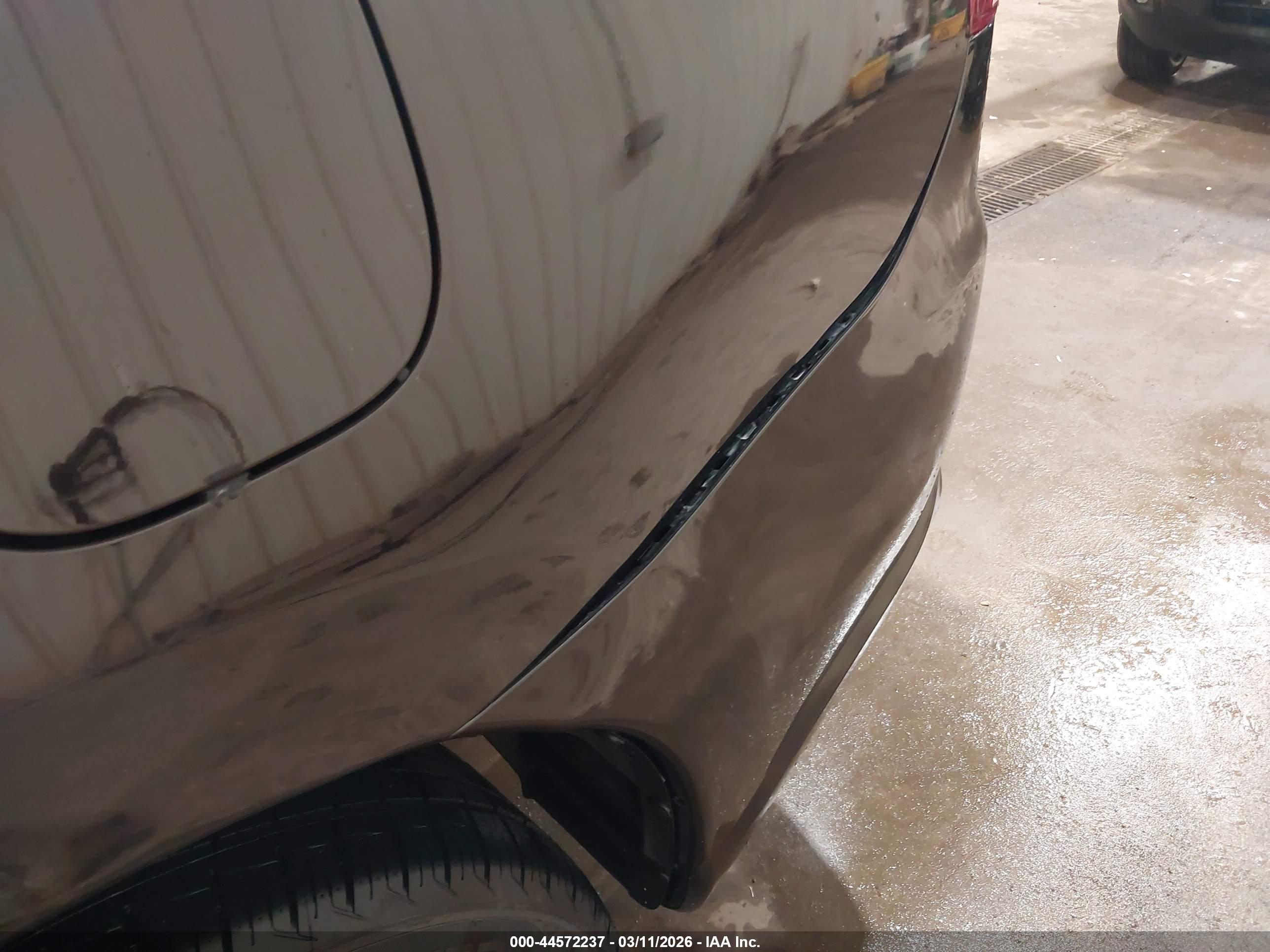 MITSUBISHI OUTLANDER image 6