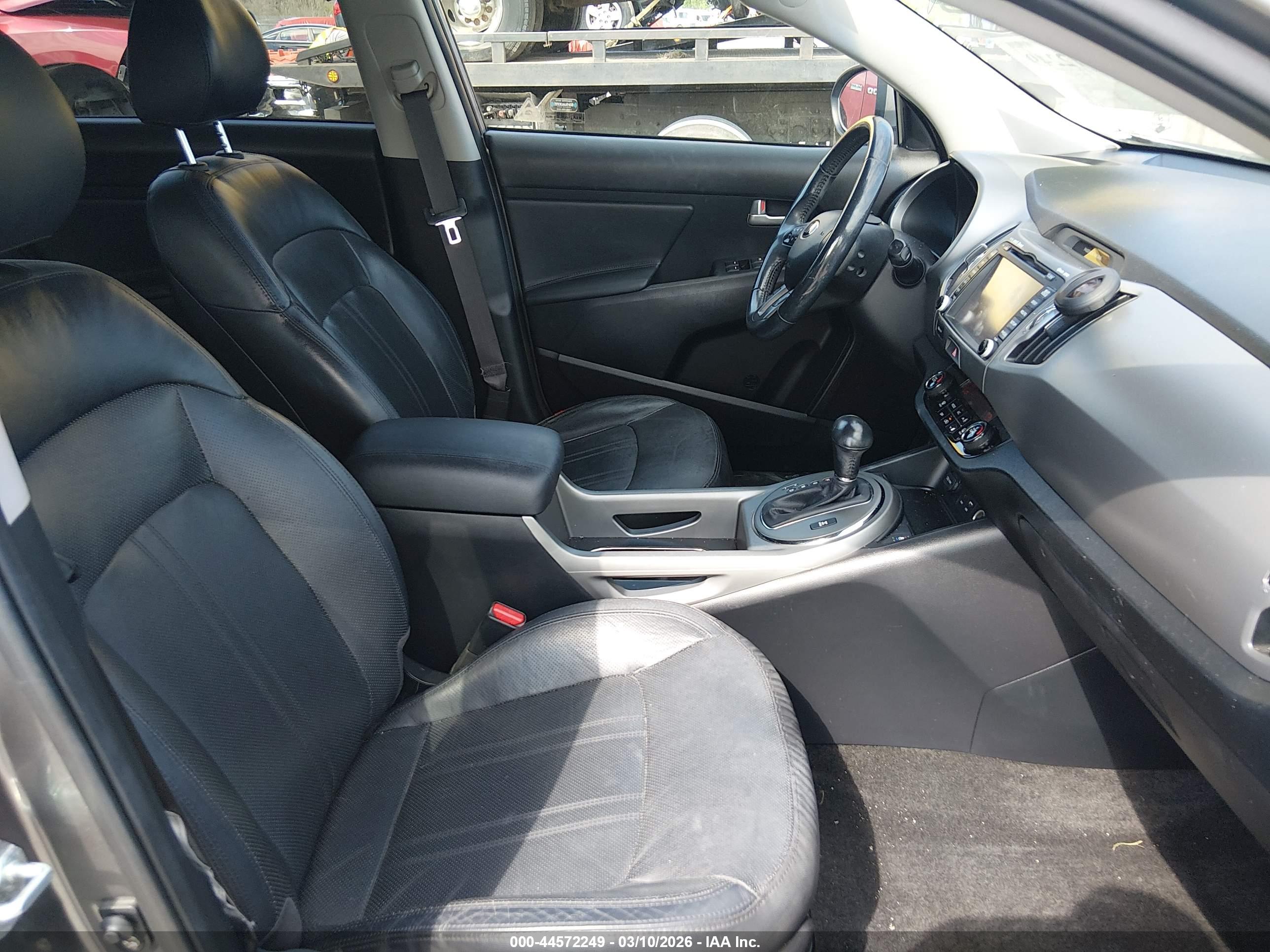 KIA SPORTAGE image 5