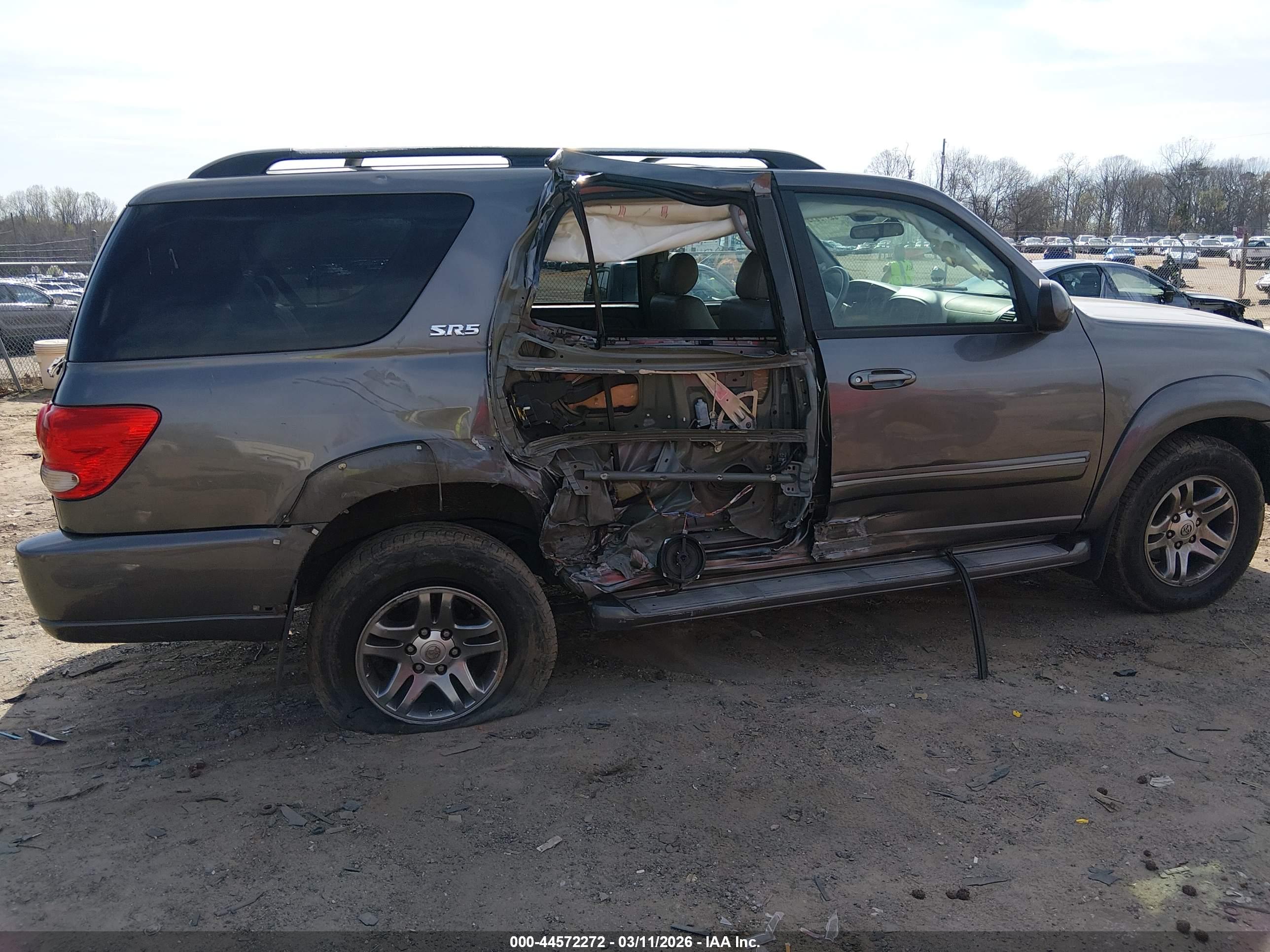TOYOTA SEQUOIA image 6