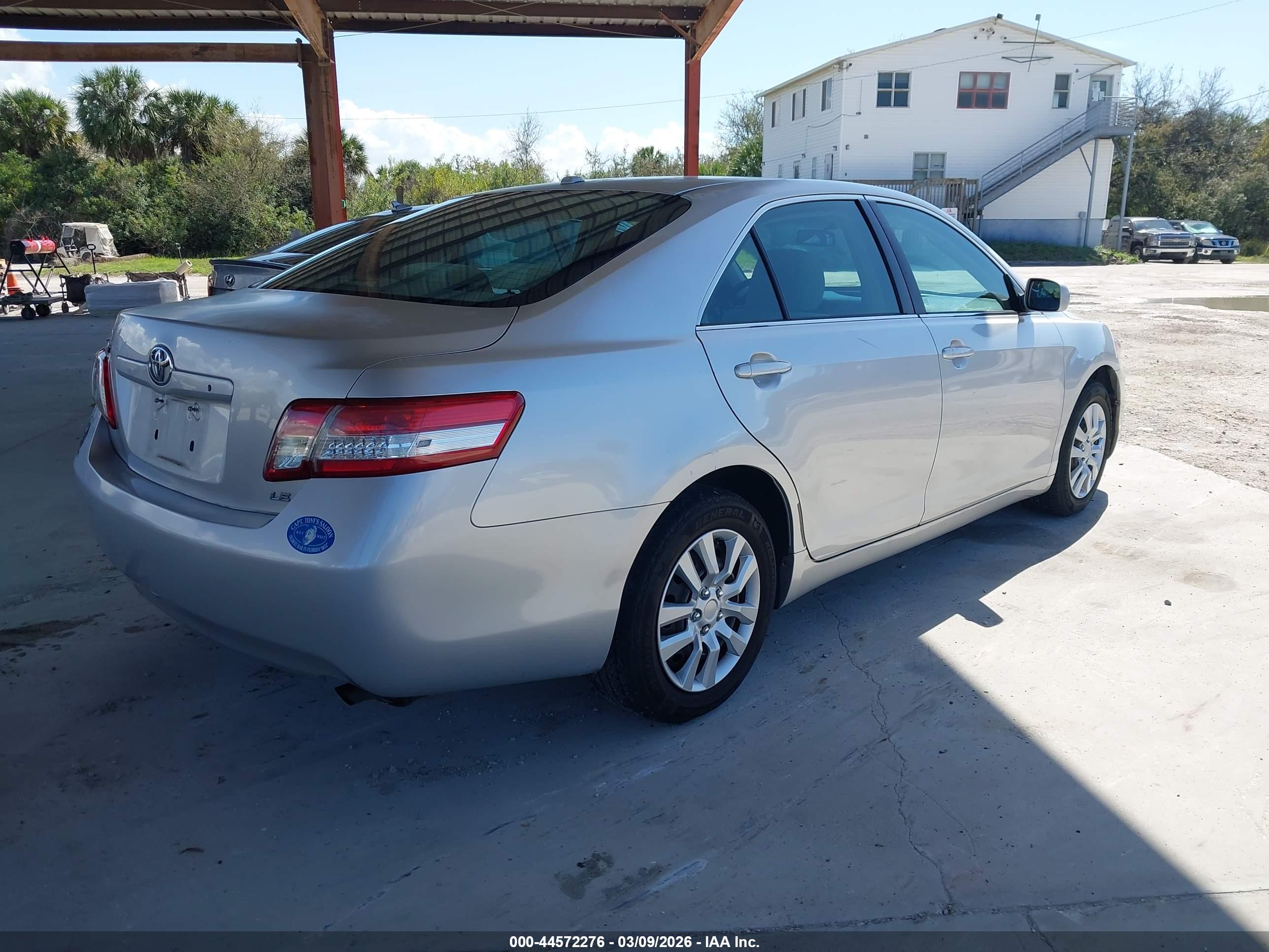 TOYOTA CAMRY image 4