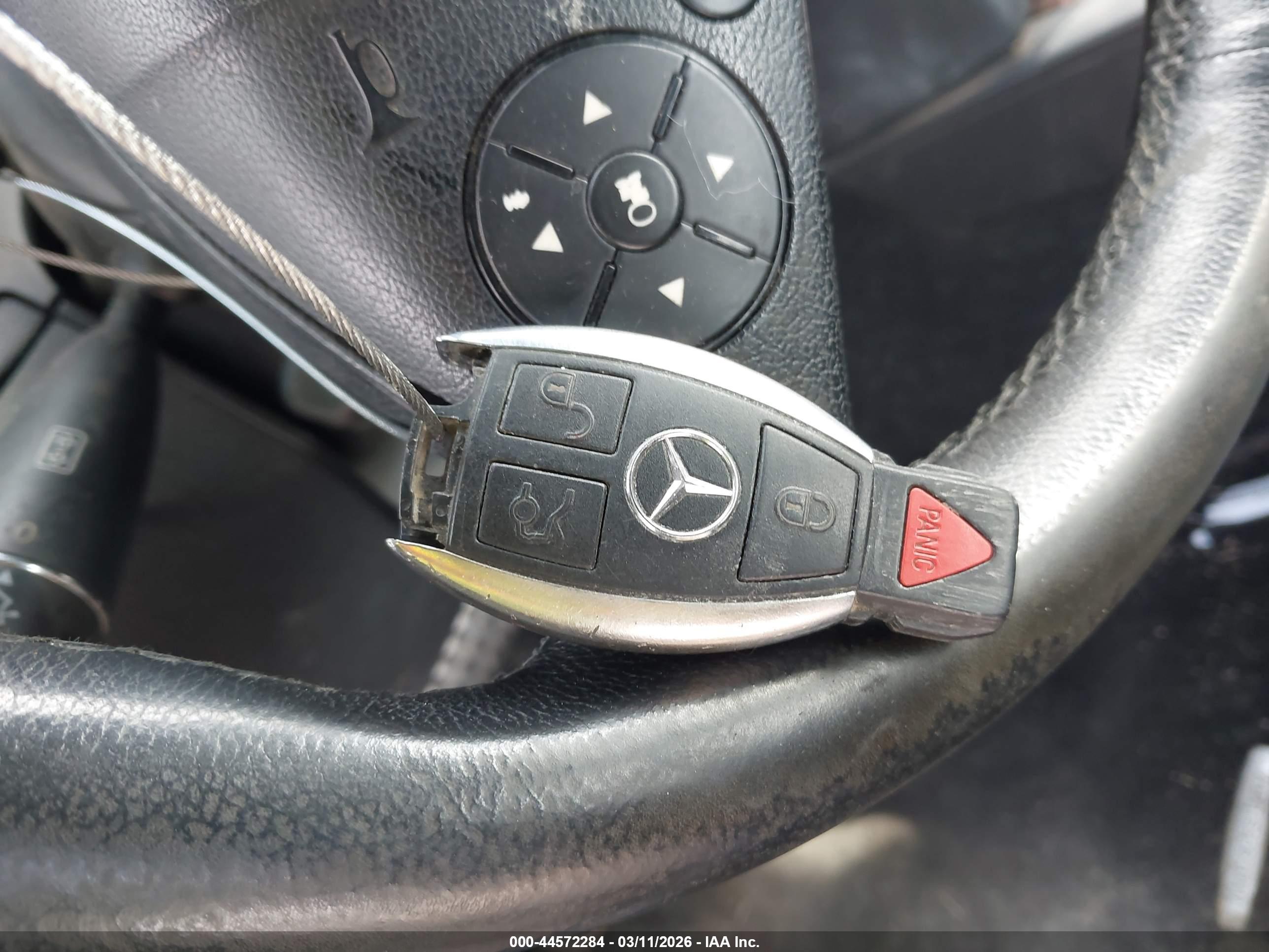 MERCEDES-BENZ C image 11