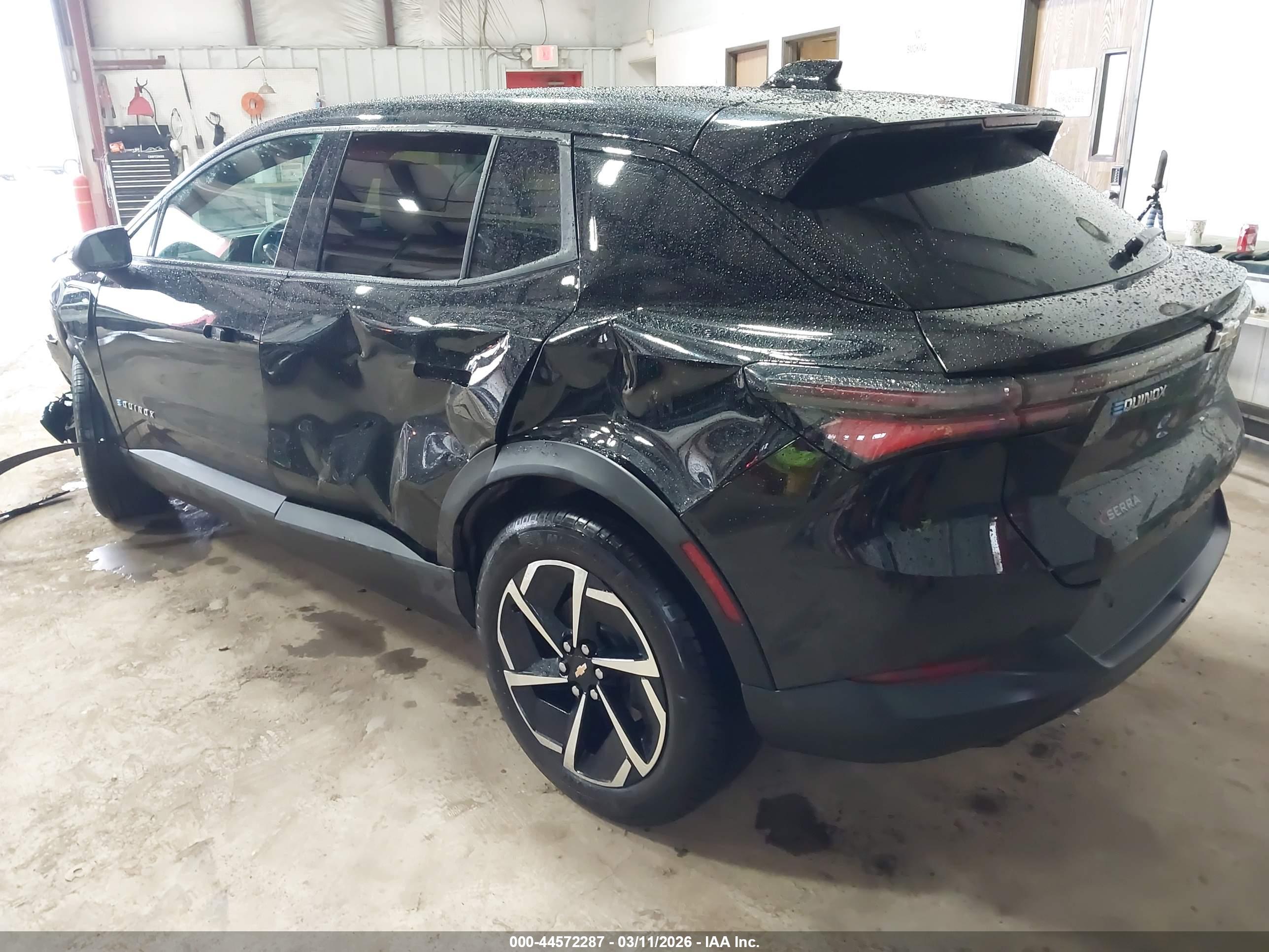 CHEVROLET EQUINOX image 3