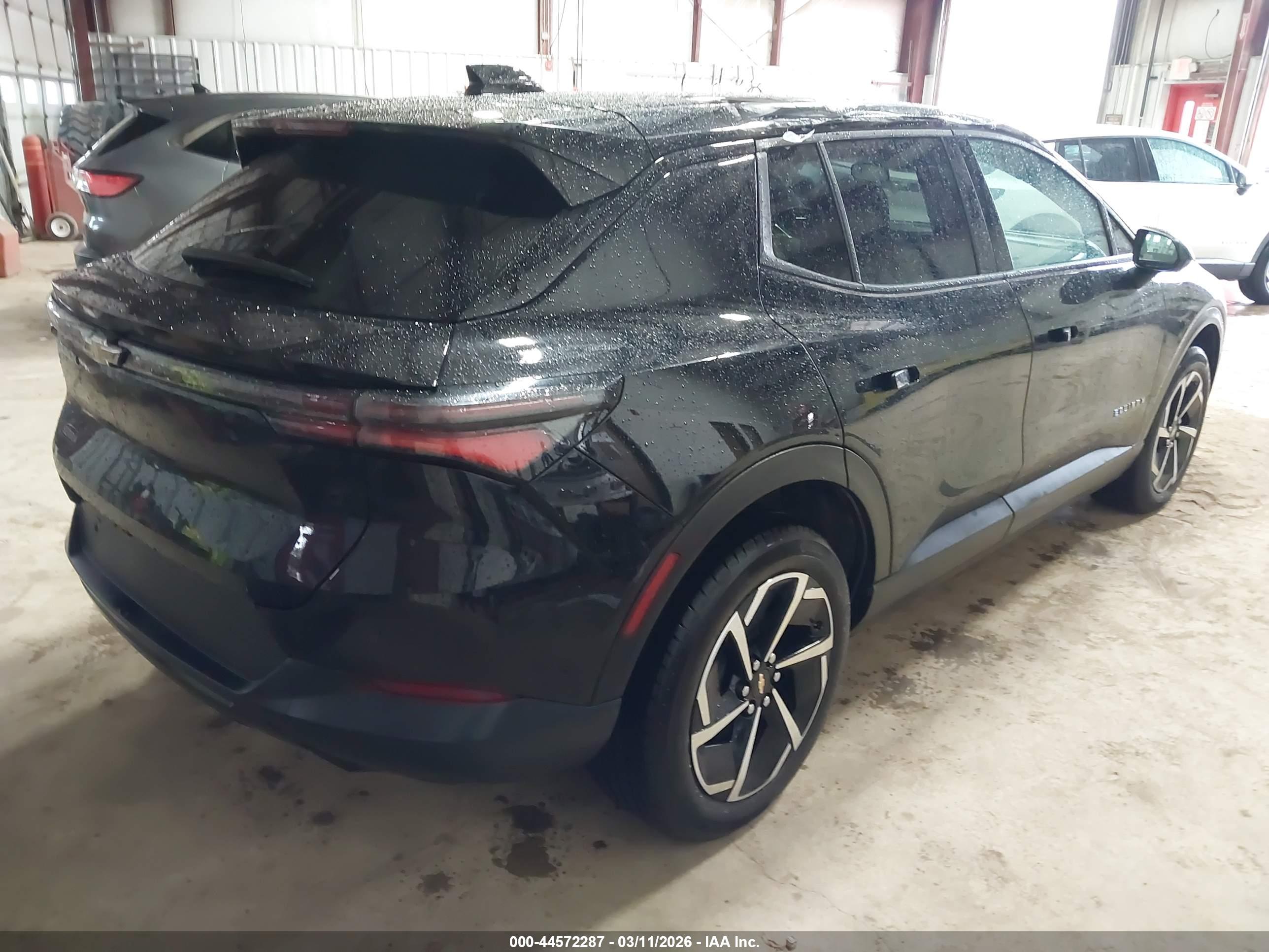 CHEVROLET EQUINOX image 4