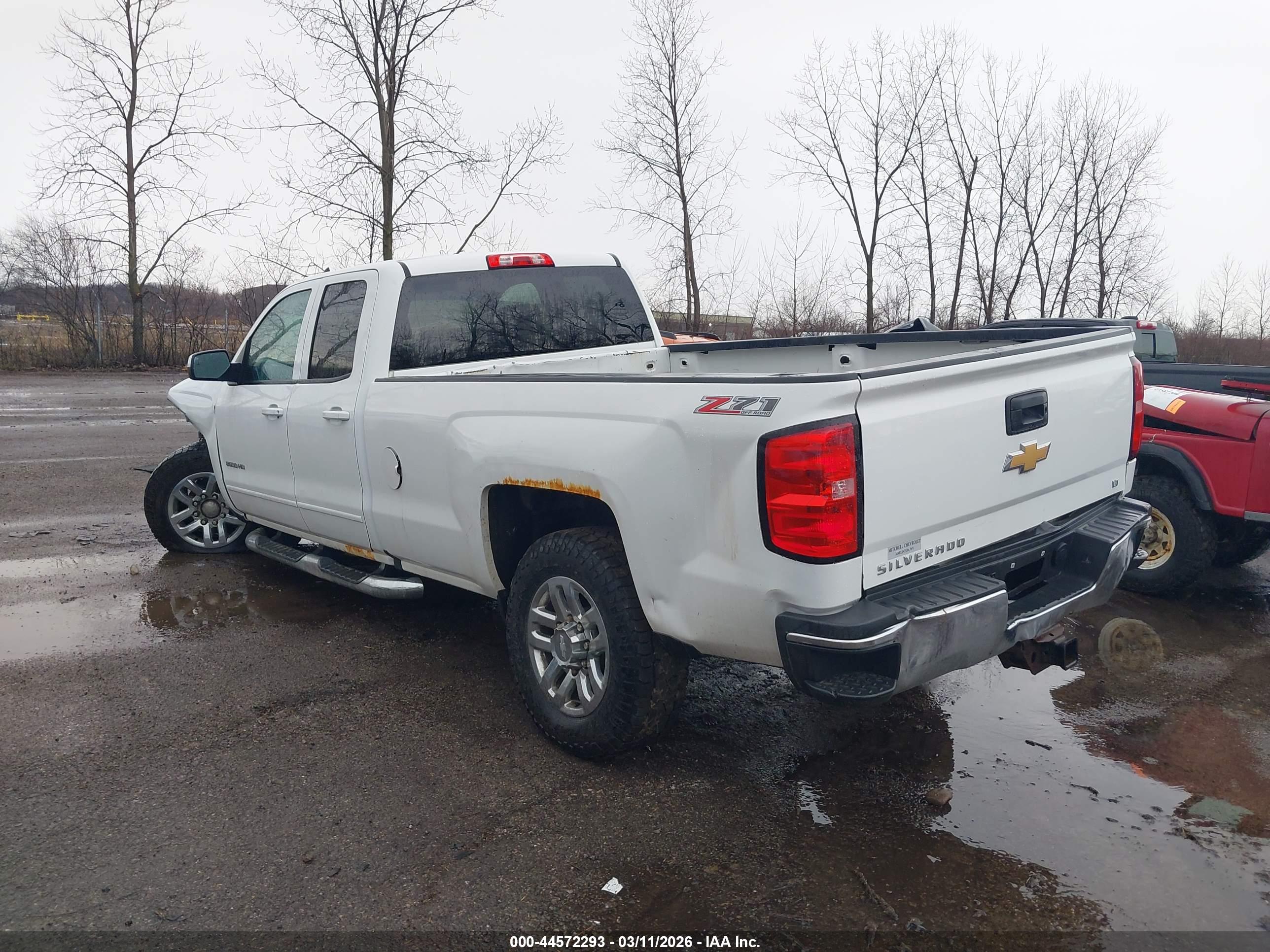 CHEVROLET SILVERADO image 3