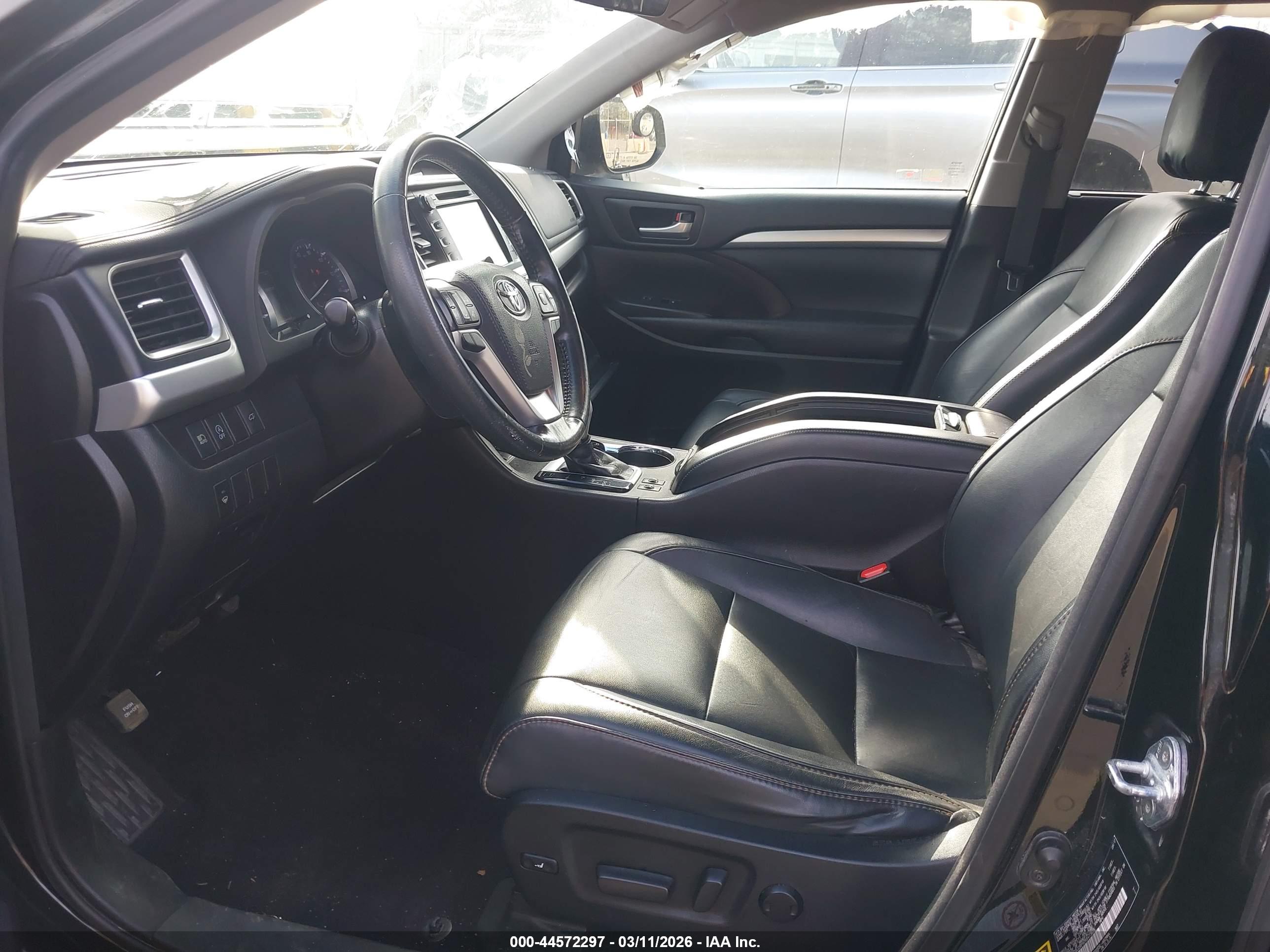 TOYOTA HIGHLANDER image 5