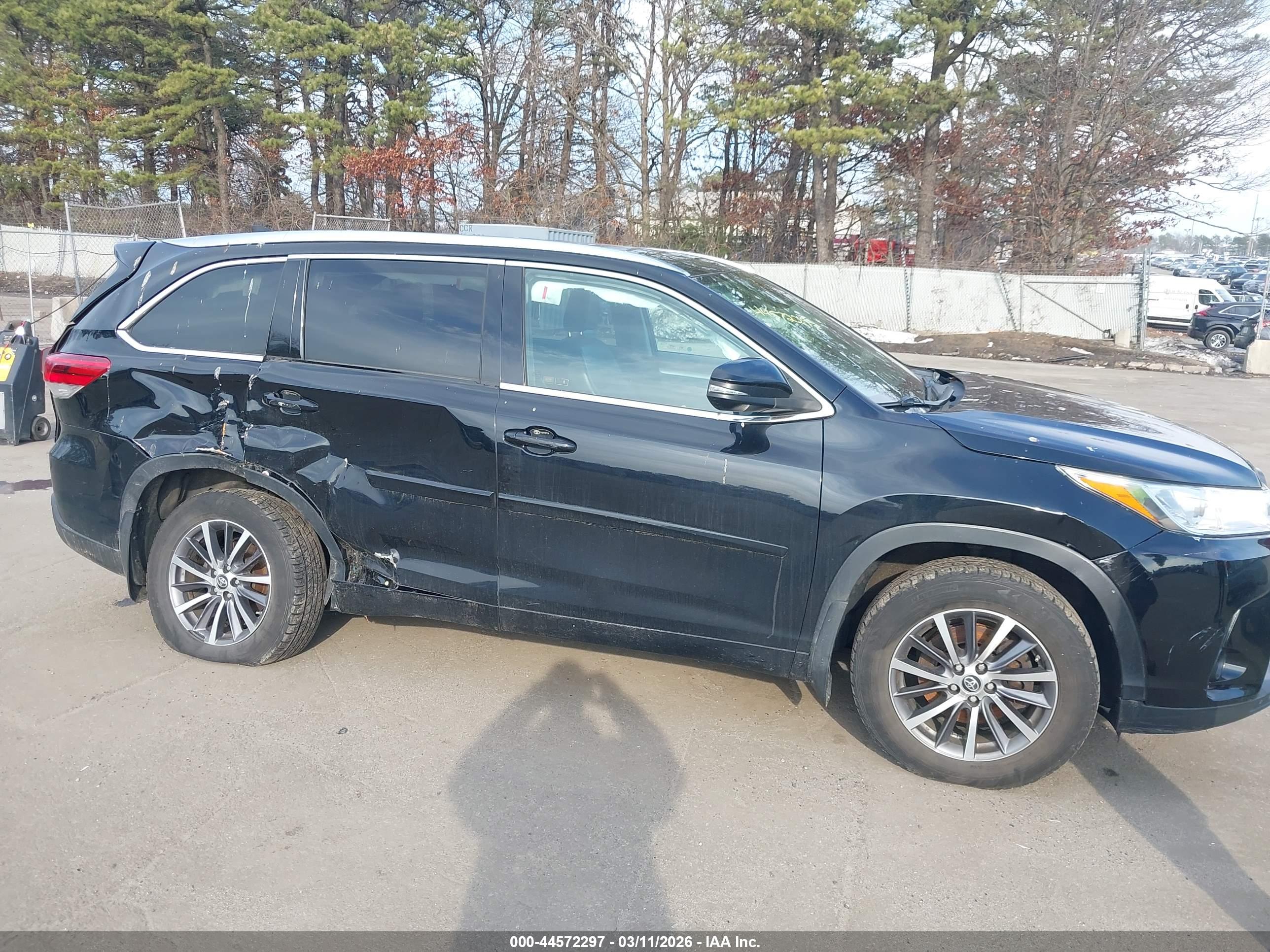 TOYOTA HIGHLANDER image 6