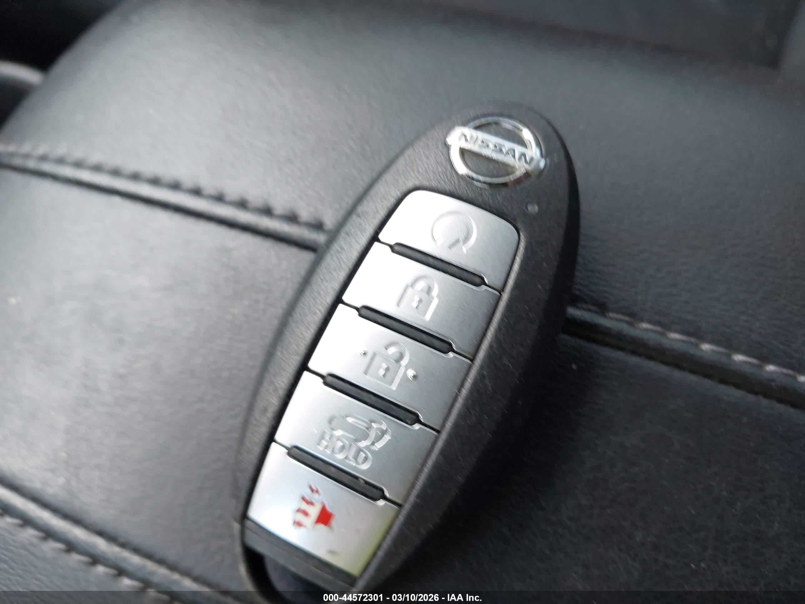 NISSAN ROGUE image 11